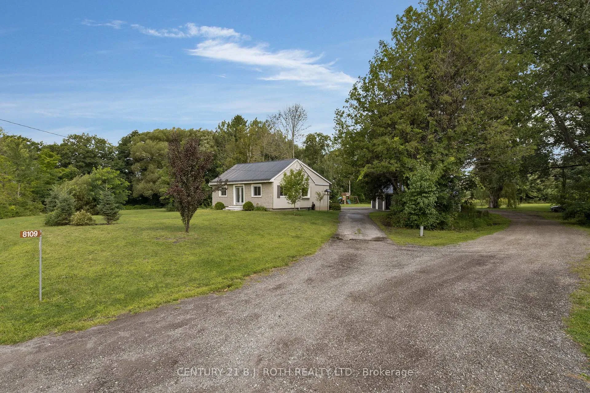 Photo 2 of 8109 93 Highway, Tiny, Wyebridge — HOMEH