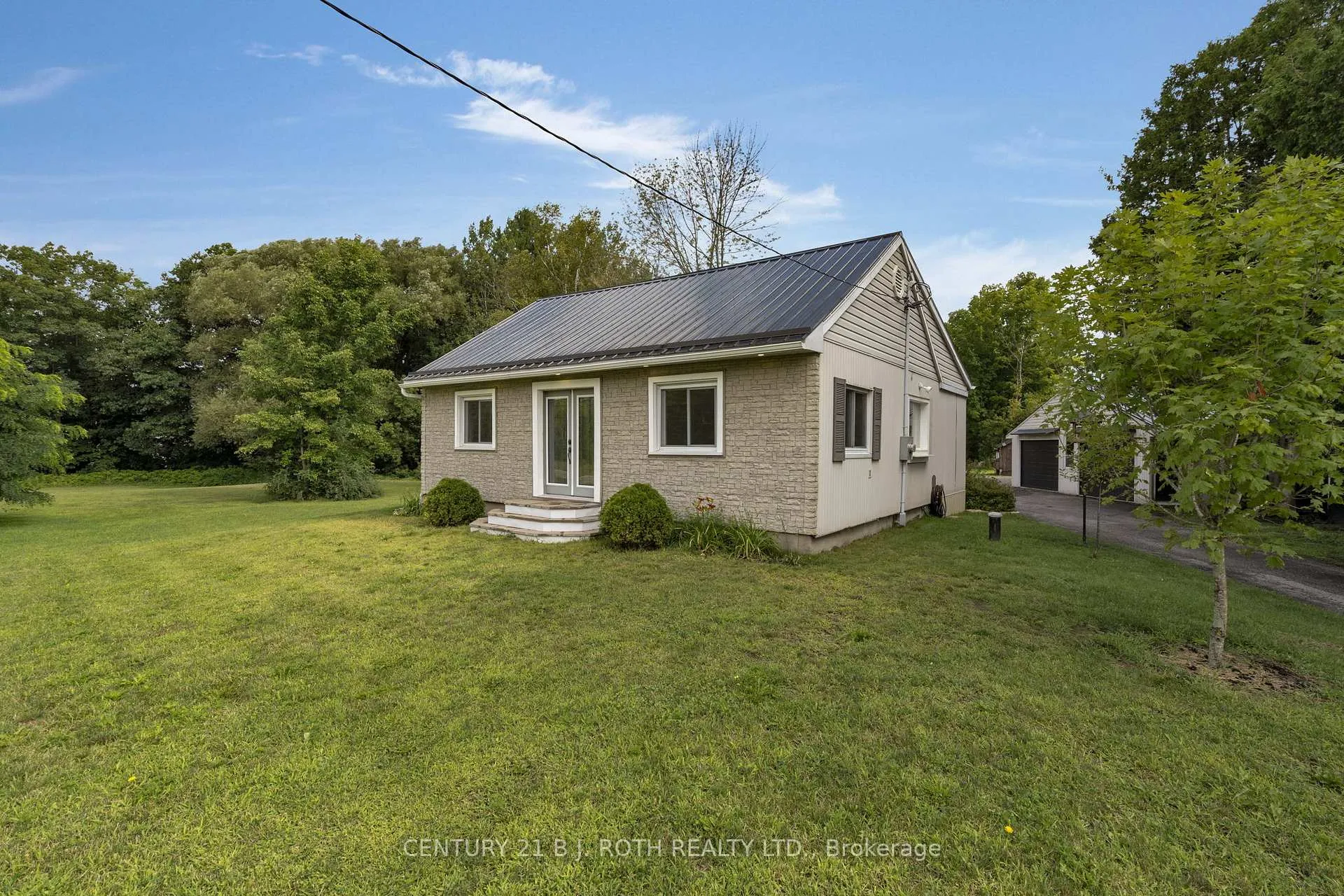 Photo 4 of 8109 93 Highway, Tiny, Wyebridge — HOMEH