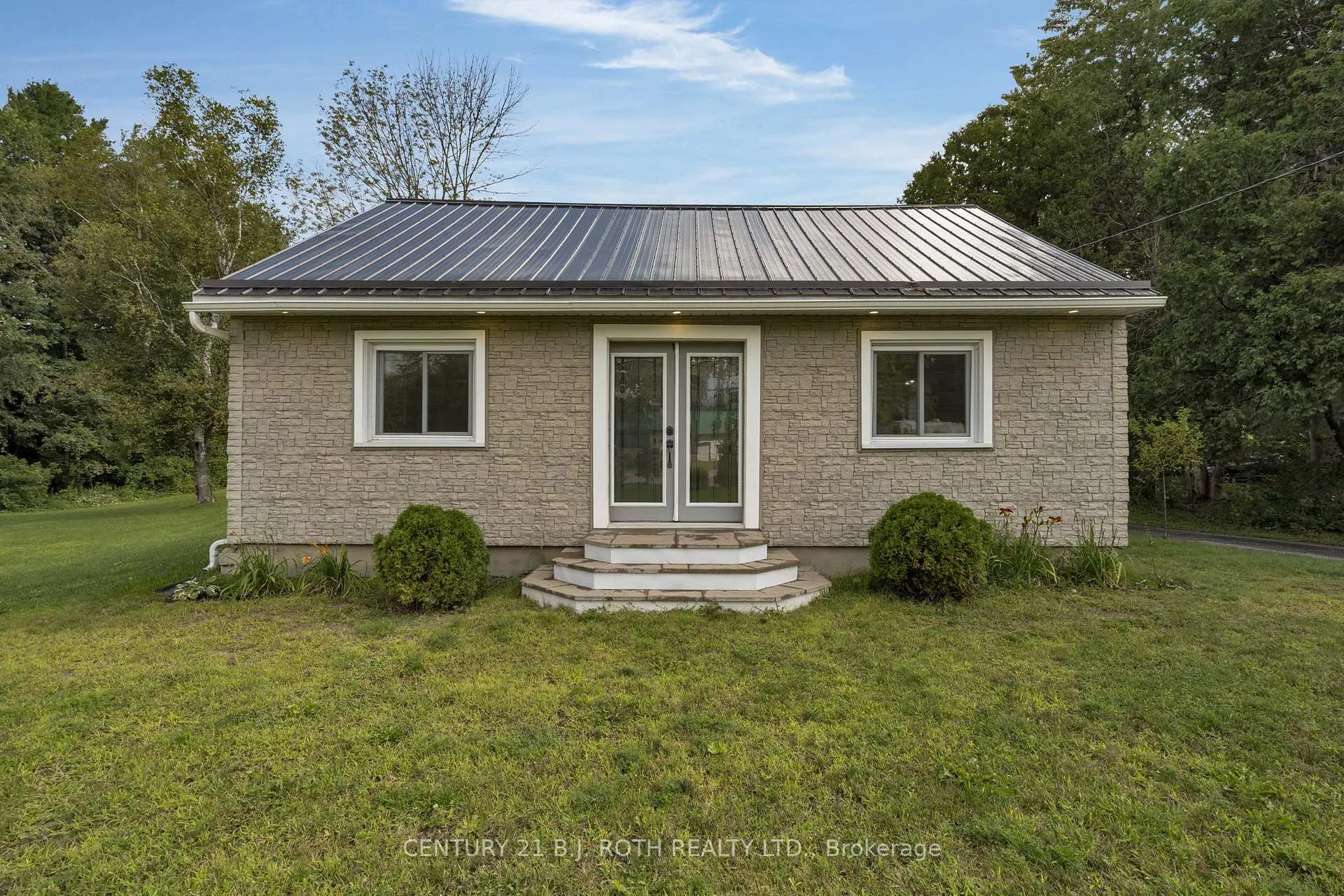 Photo 6 of 8109 93 Highway, Tiny, Wyebridge — HOMEH