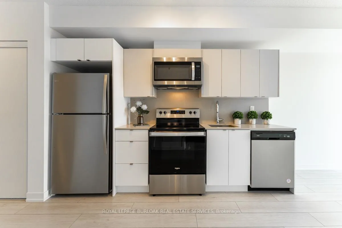 Photo 8 of Unit A518, 3210 Dakota Common, Burlington, Alton — HOMEH