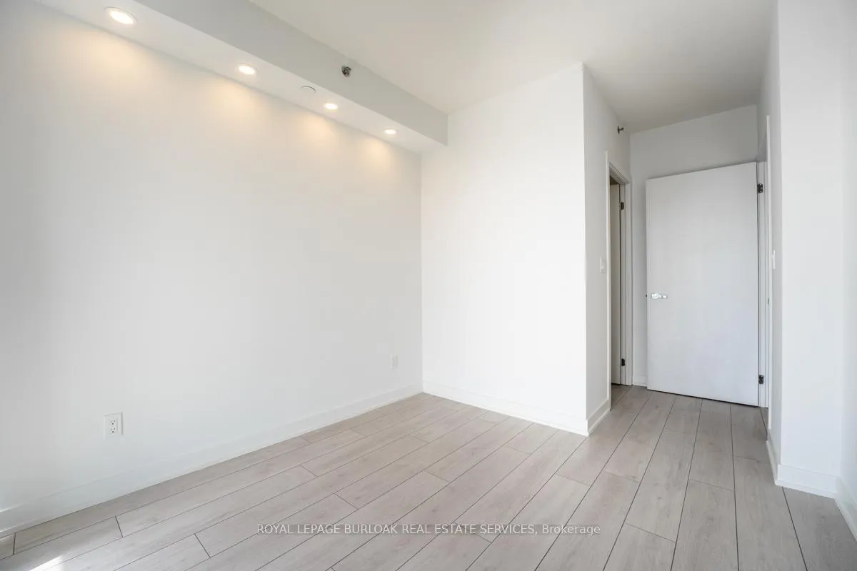 Photo 10 of Unit A518, 3210 Dakota Common, Burlington, Alton — HOMEH