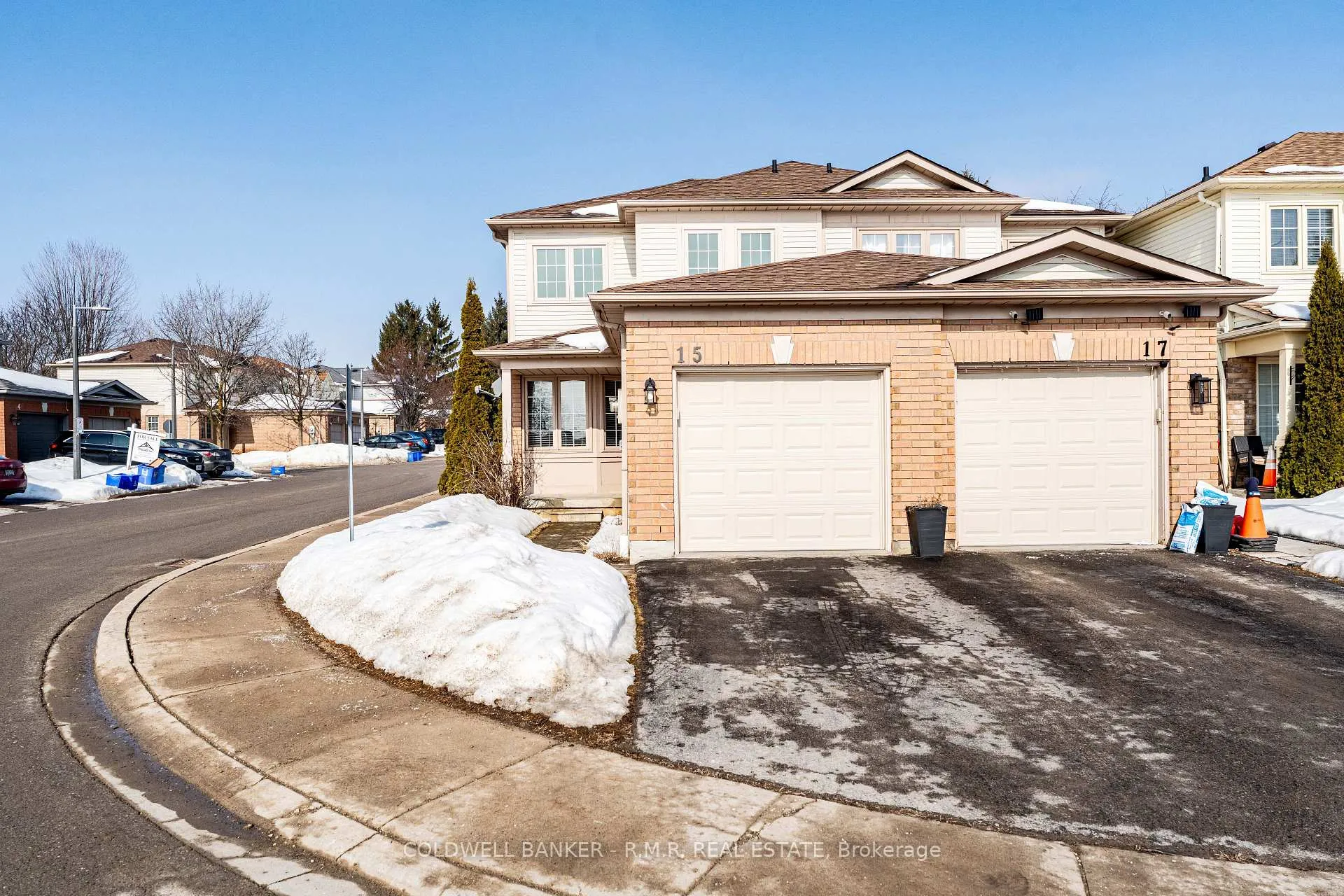 Photo 2 of 15 Greengrove Way, Whitby, Rolling Acres — HOMEH