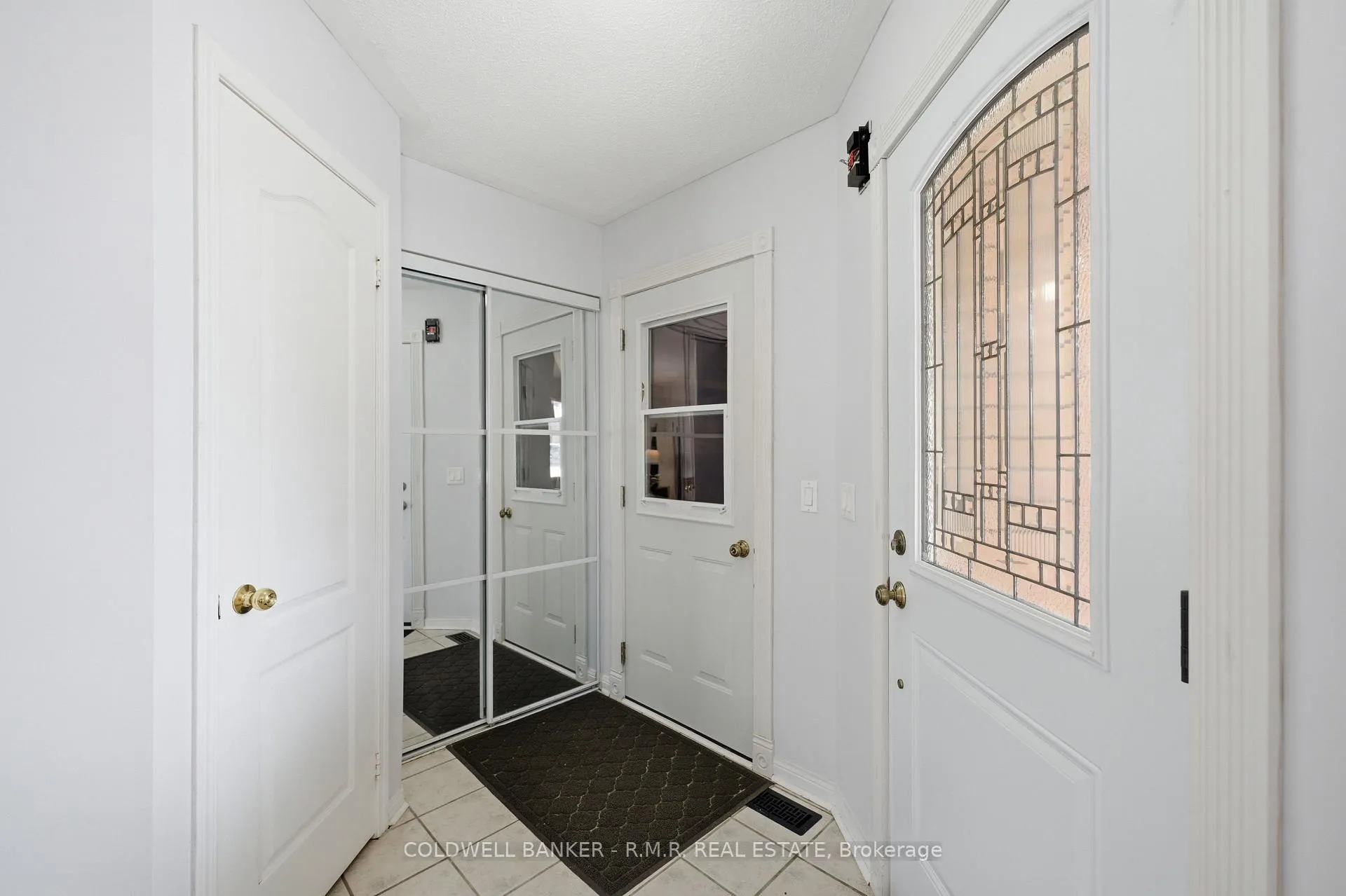 Photo 5 of 15 Greengrove Way, Whitby, Rolling Acres — HOMEH