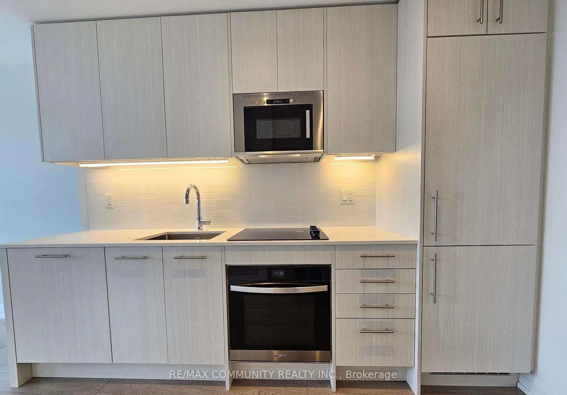Photo 3 of Unit 2709, 286 Main Street, Toronto, East End-Danforth — HOMEH