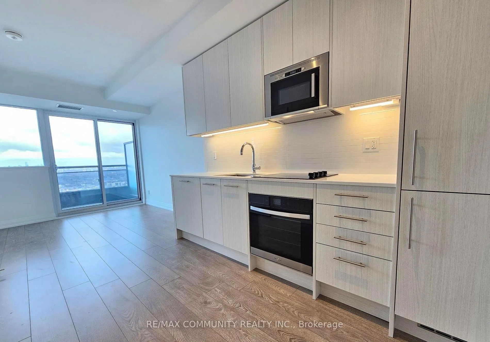 Photo 4 of Unit 2709, 286 Main Street, Toronto, East End-Danforth — HOMEH