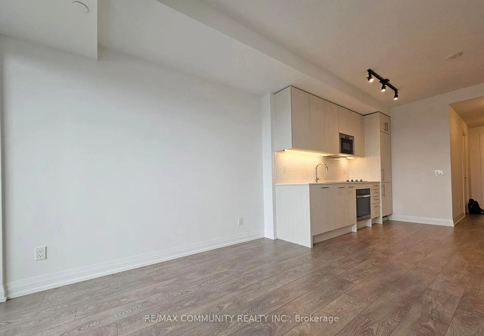 Photo 5 of Unit 2709, 286 Main Street, Toronto, East End-Danforth — HOMEH