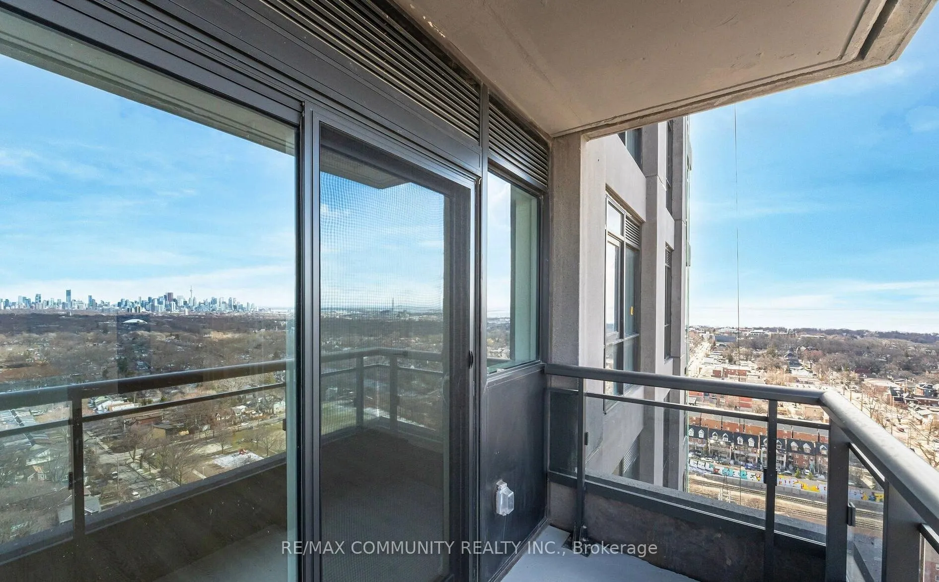 Photo 7 of Unit 2709, 286 Main Street, Toronto, East End-Danforth — HOMEH