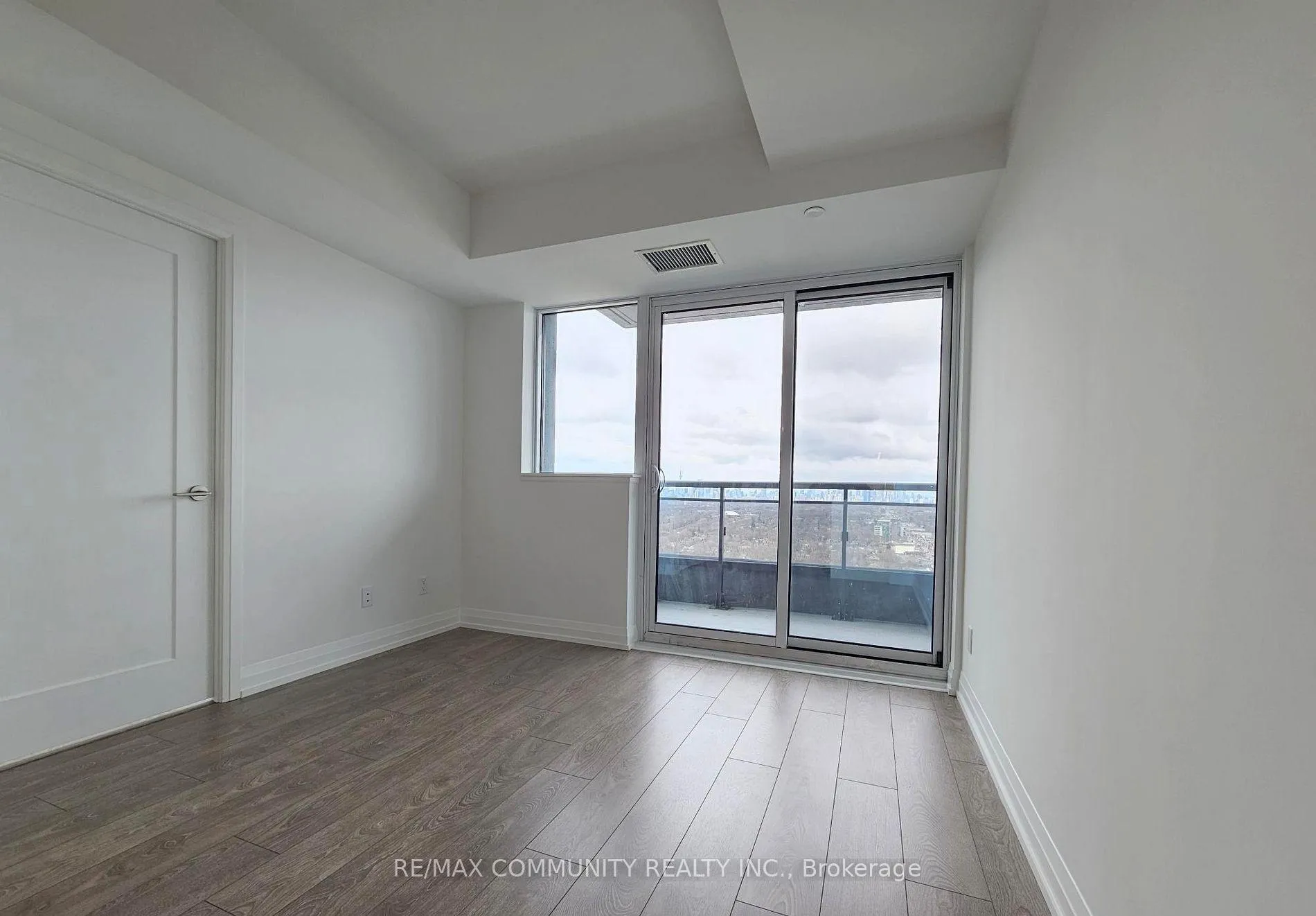 Photo 9 of Unit 2709, 286 Main Street, Toronto, East End-Danforth — HOMEH