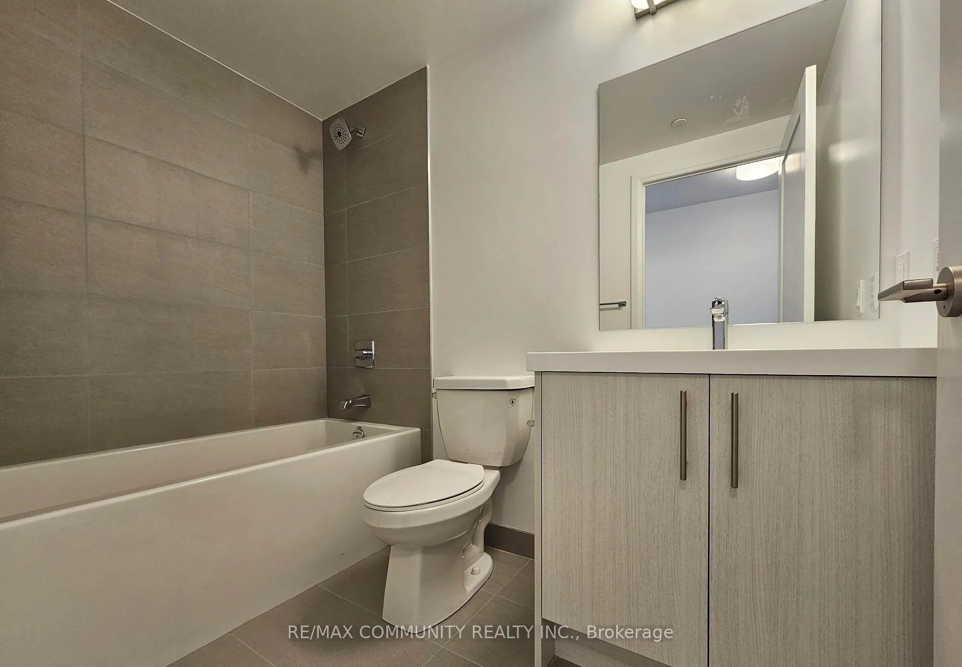 Photo 12 of Unit 2709, 286 Main Street, Toronto, East End-Danforth — HOMEH