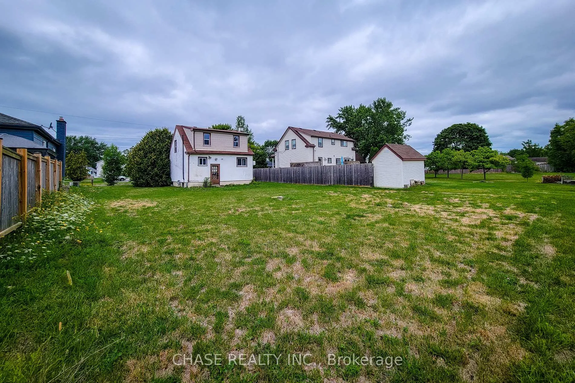 Photo 3 of 107 Saint George Street, Welland, Broadway — HOMEH
