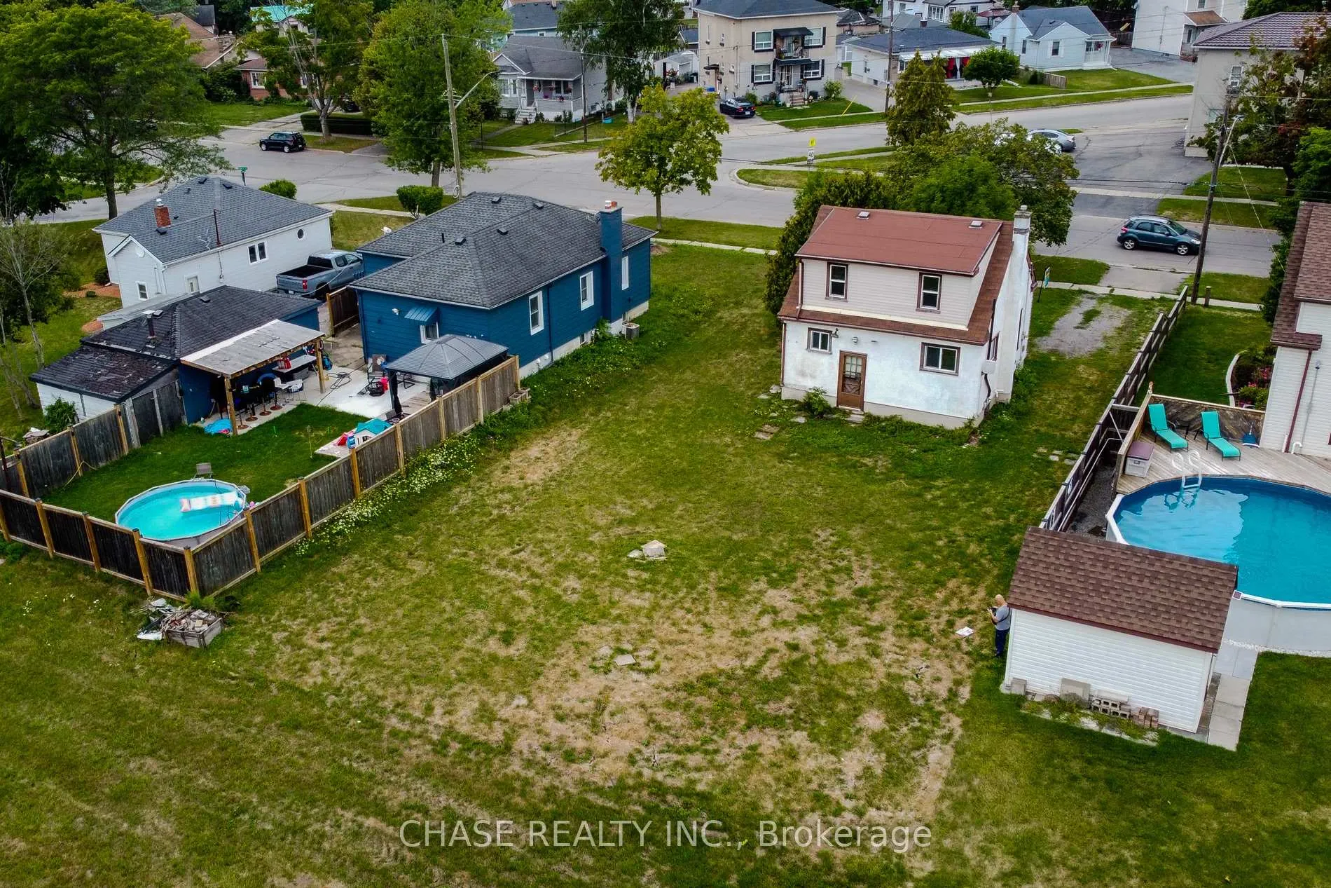 Photo 6 of 107 Saint George Street, Welland, Broadway — HOMEH