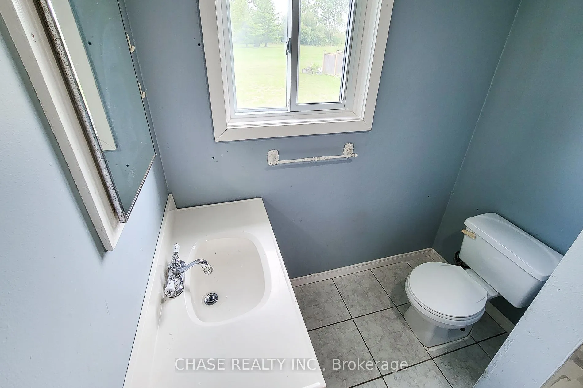 Photo 22 of 107 Saint George Street, Welland, Broadway — HOMEH