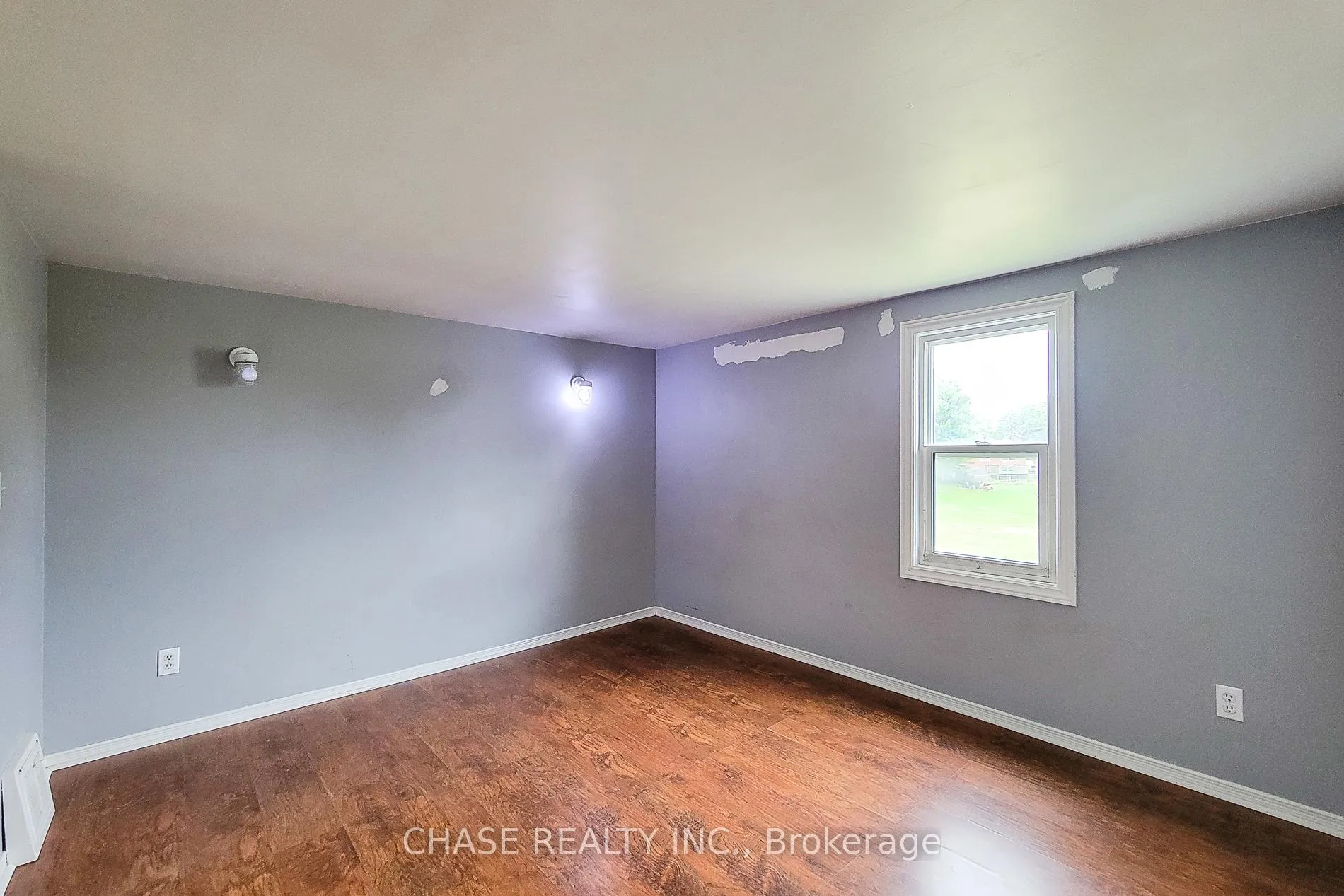 Photo 25 of 107 Saint George Street, Welland, Broadway — HOMEH