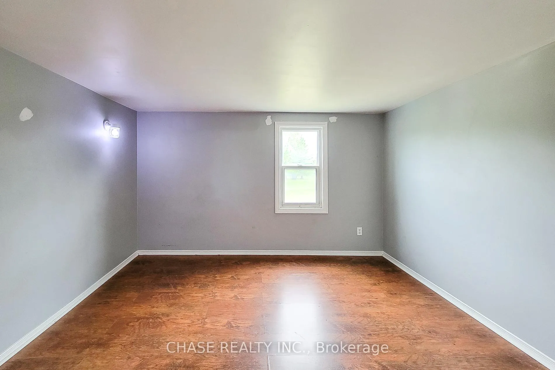 Photo 27 of 107 Saint George Street, Welland, Broadway — HOMEH
