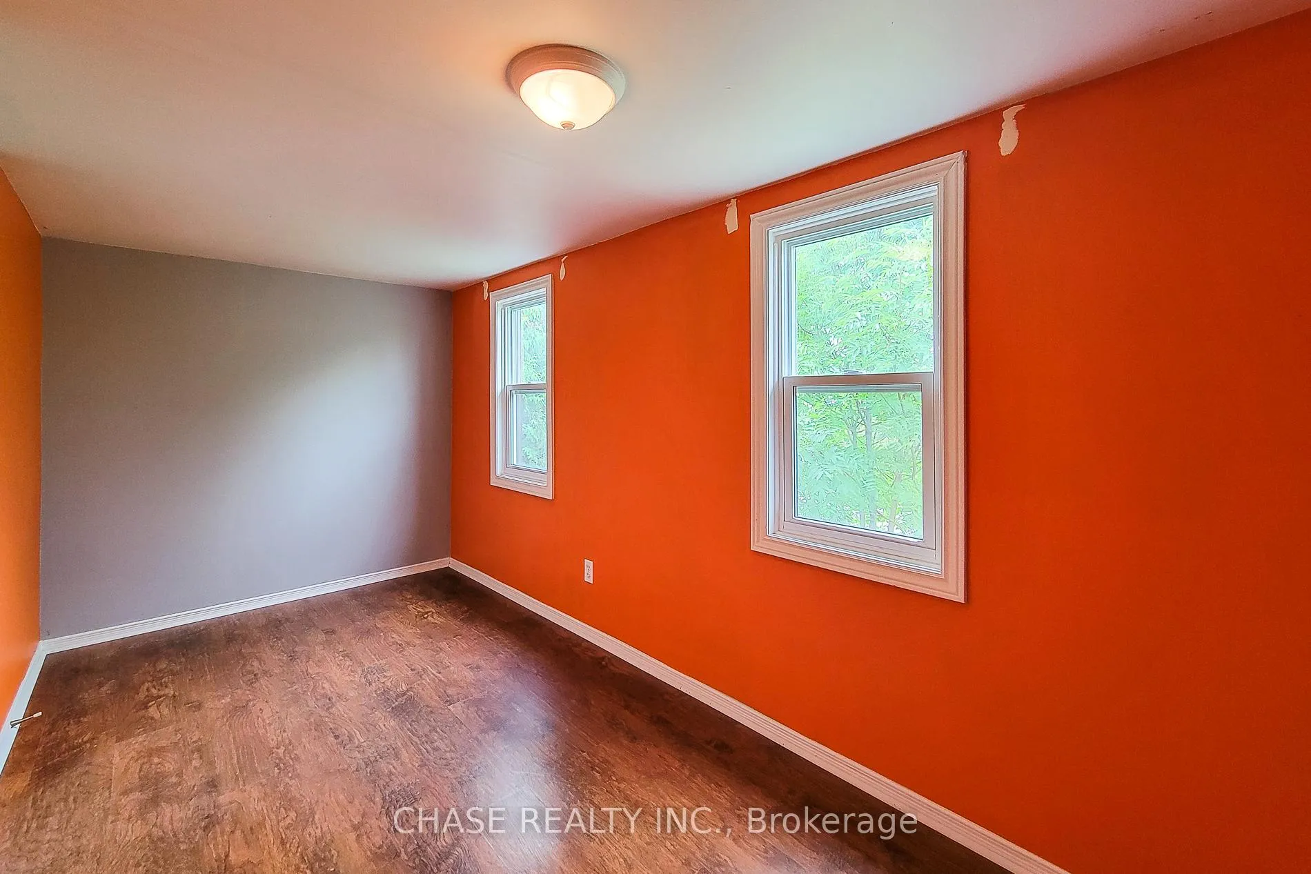 Photo 31 of 107 Saint George Street, Welland, Broadway — HOMEH
