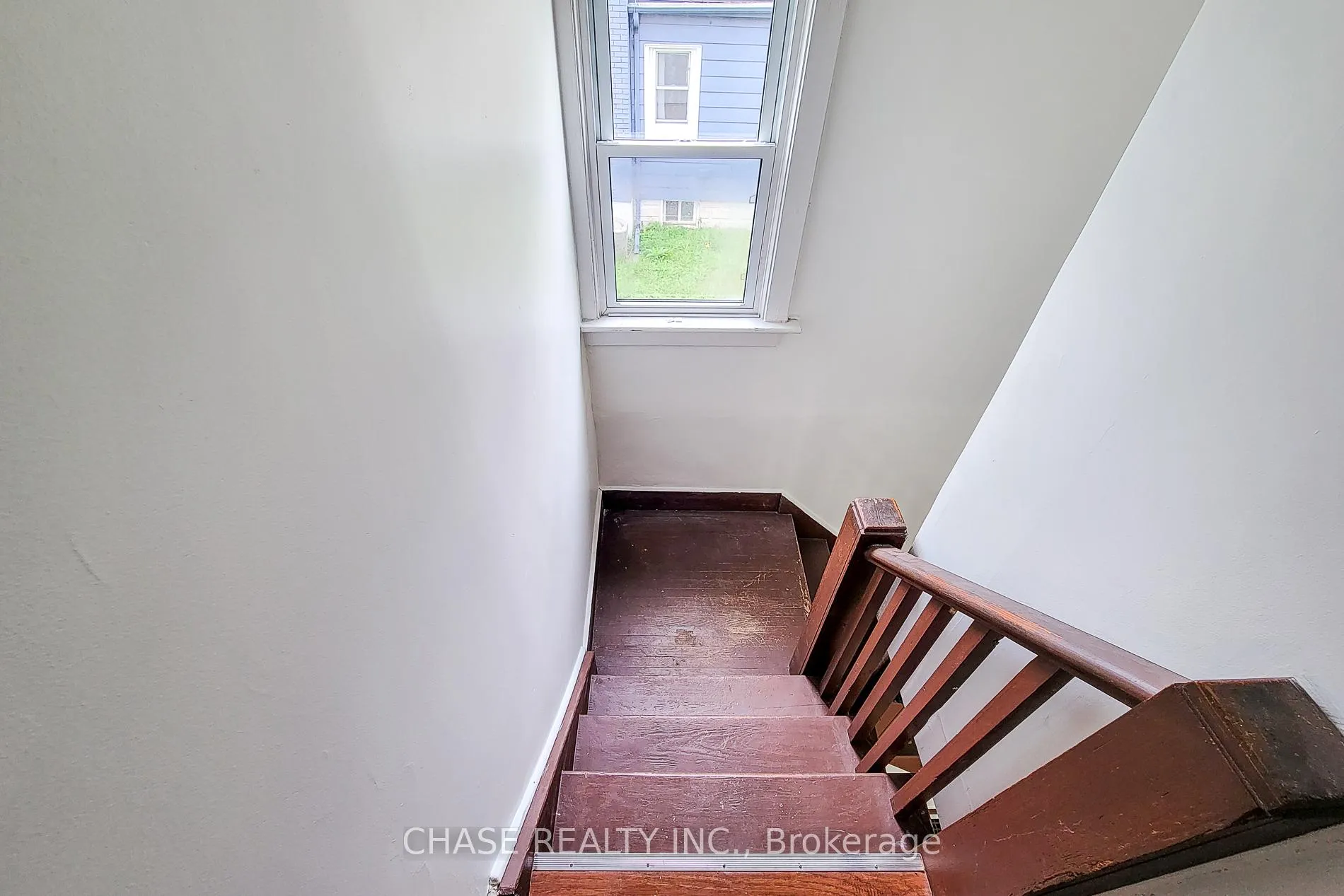 Photo 35 of 107 Saint George Street, Welland, Broadway — HOMEH