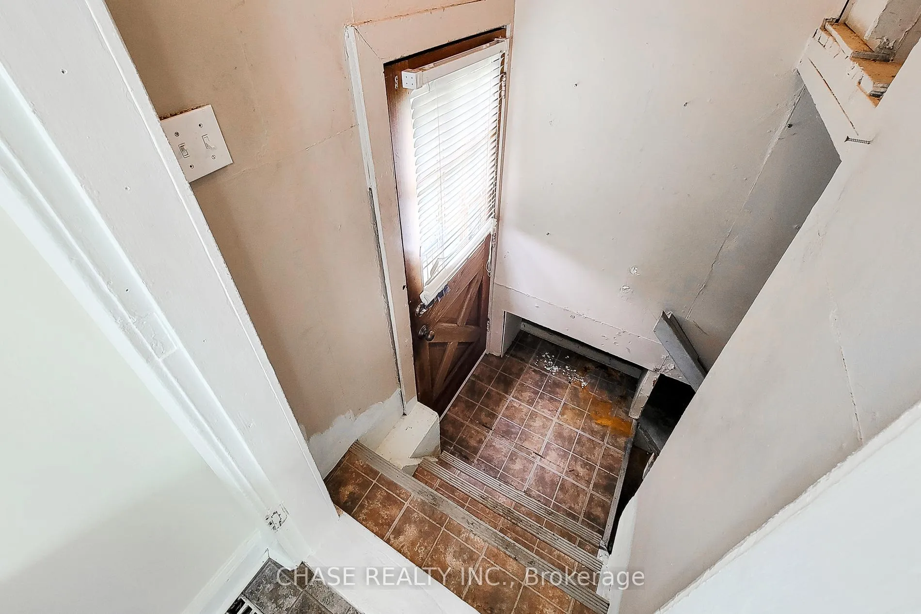 Photo 36 of 107 Saint George Street, Welland, Broadway — HOMEH