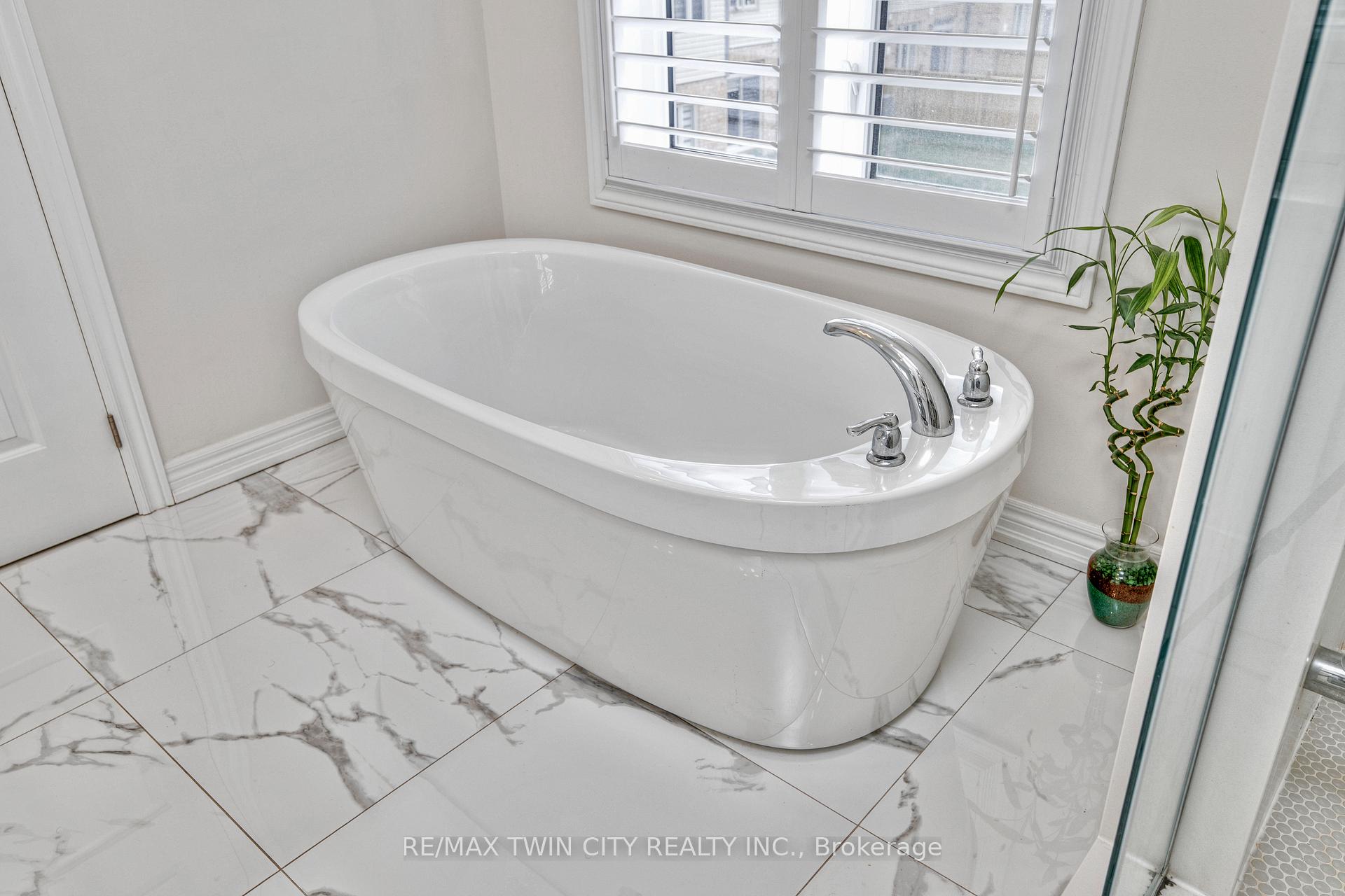 Photo 35 of 110 Haldimand Street, Kitchener — HOMEH
