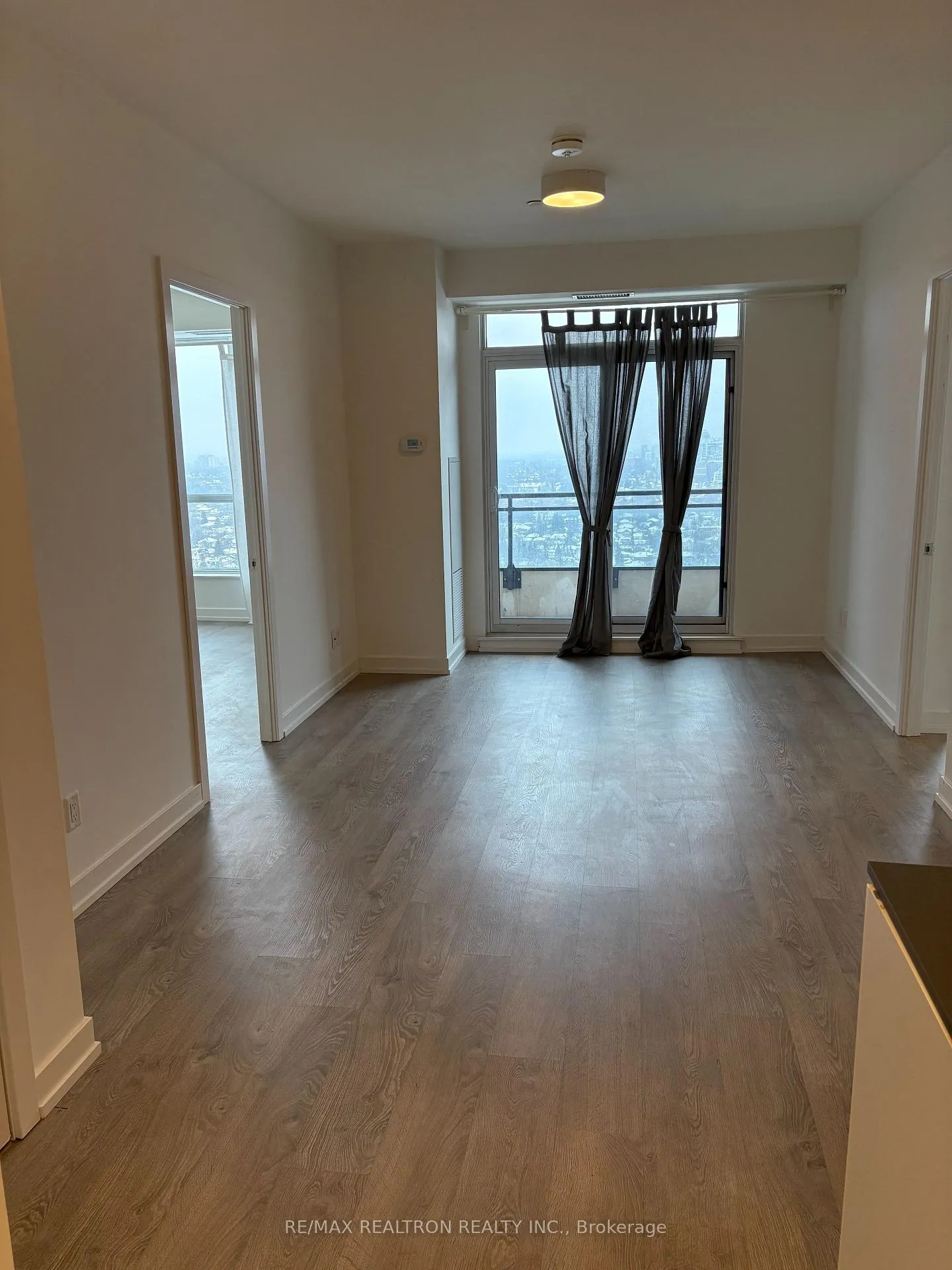 Photo 6 of Unit 2707, 1 Grandview Avenue, Markham, Thornhill — HOMEH