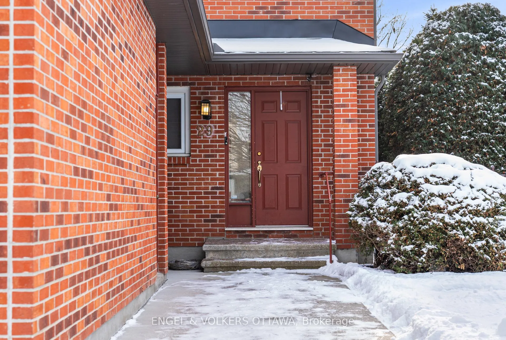 Photo 3 of 29 Valley Ridge Street, Ottawa, Borden Farm/Stewart Farm/Carleton Heights/Parkwood Hills — HOMEH