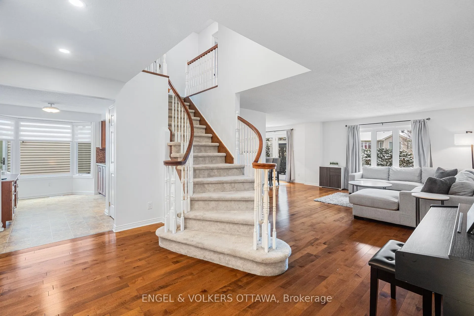 Photo 6 of 29 Valley Ridge Street, Ottawa, Borden Farm/Stewart Farm/Carleton Heights/Parkwood Hills — HOMEH