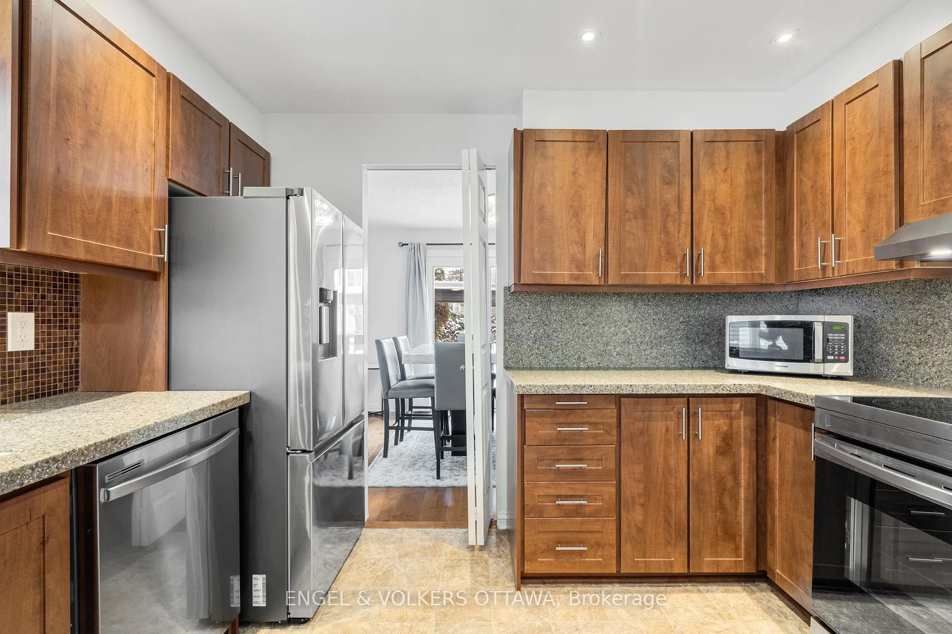Photo 13 of 29 Valley Ridge Street, Ottawa, Borden Farm/Stewart Farm/Carleton Heights/Parkwood Hills — HOMEH