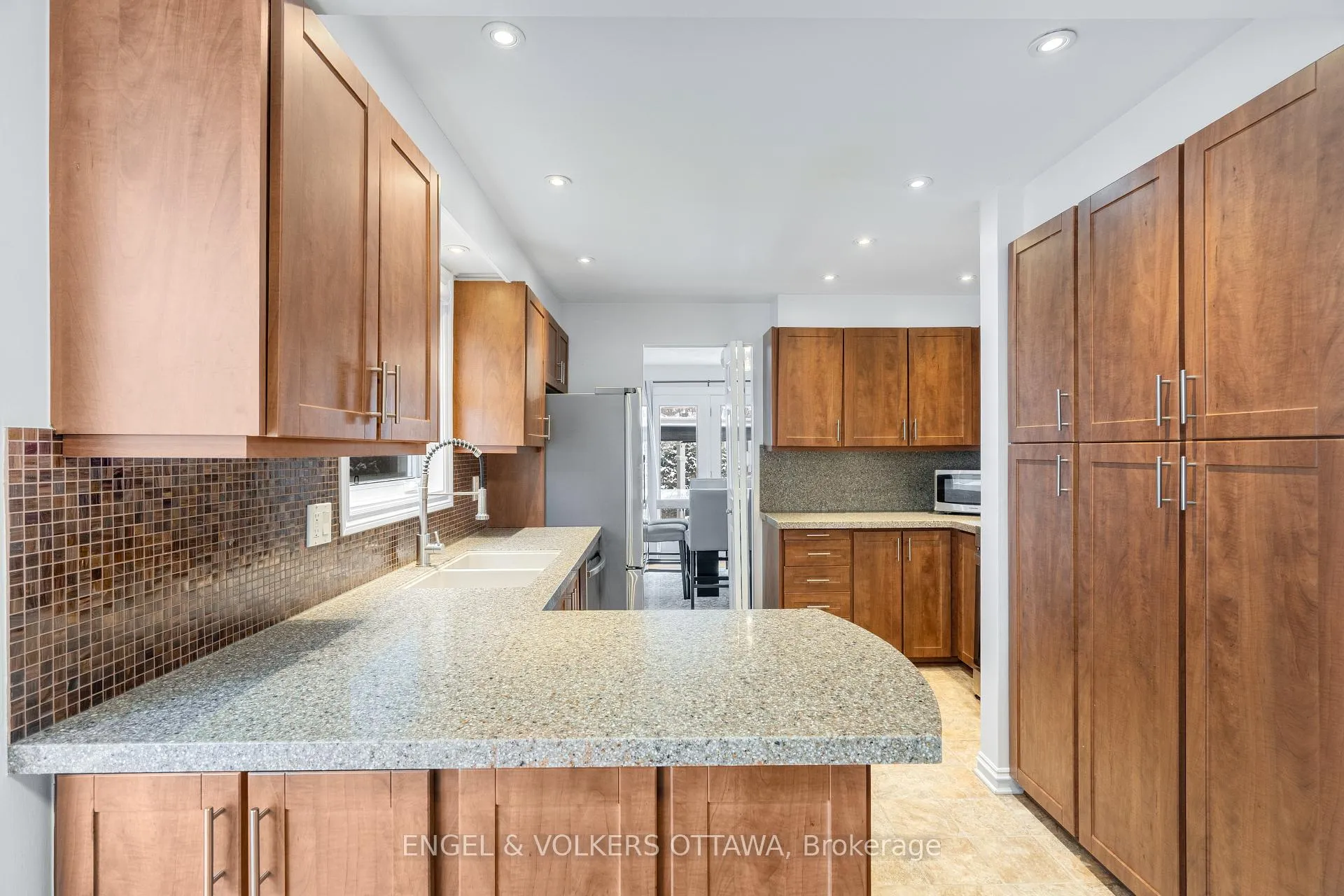 Photo 16 of 29 Valley Ridge Street, Ottawa, Borden Farm/Stewart Farm/Carleton Heights/Parkwood Hills — HOMEH