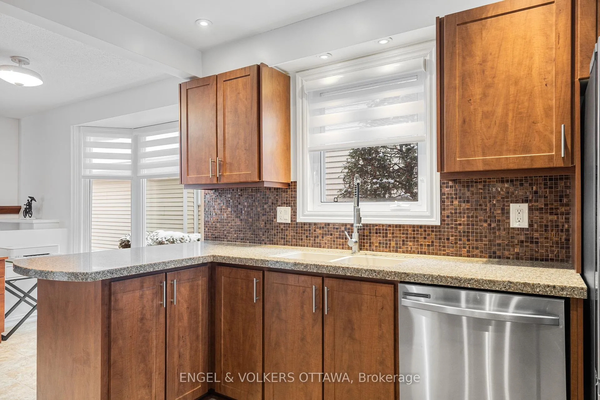 Photo 17 of 29 Valley Ridge Street, Ottawa, Borden Farm/Stewart Farm/Carleton Heights/Parkwood Hills — HOMEH