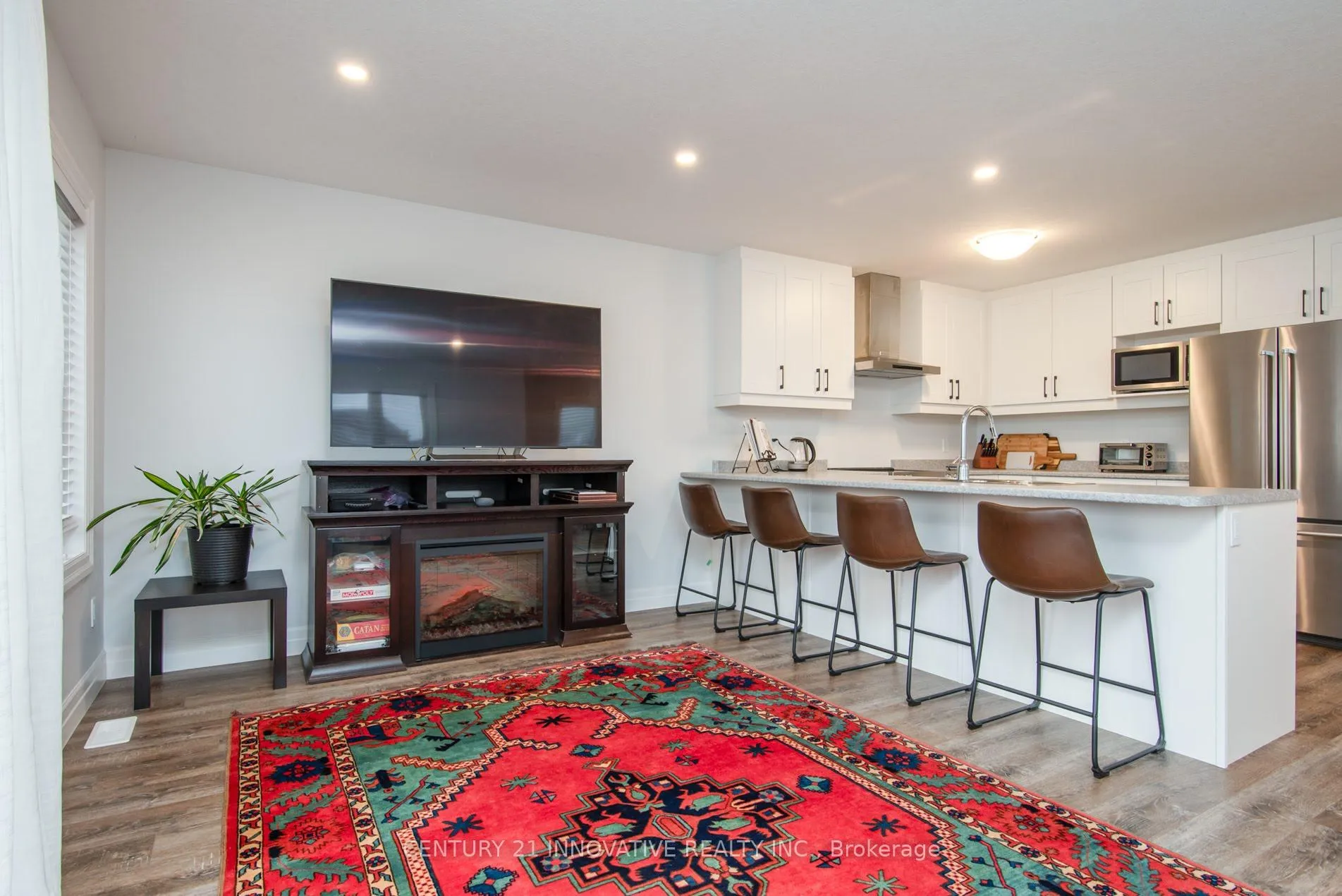 Photo 4 of 92 Pony Way S, Kitchener — HOMEH