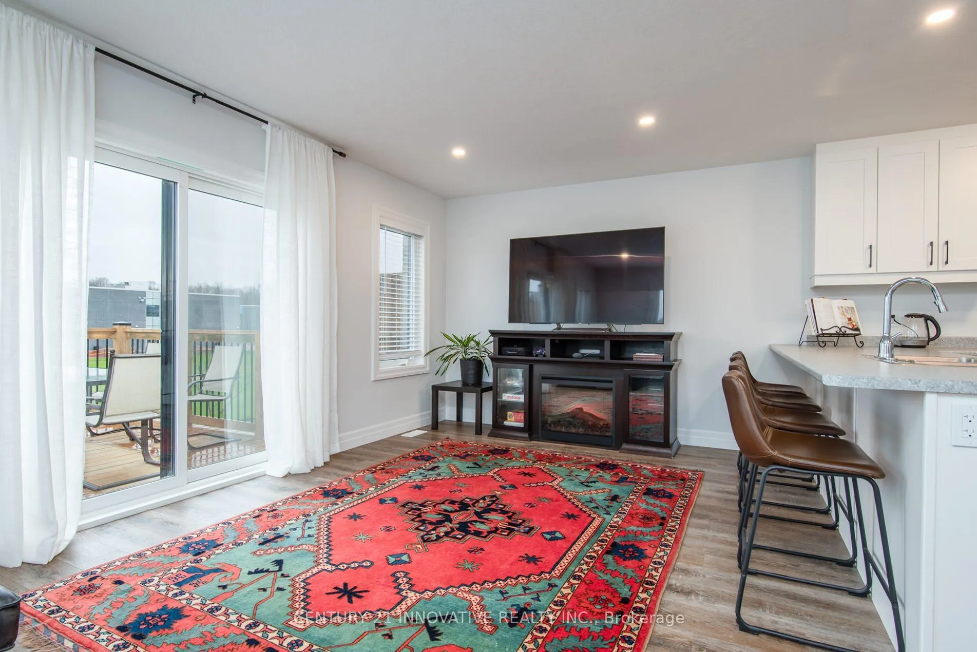 Photo 5 of 92 Pony Way S, Kitchener — HOMEH