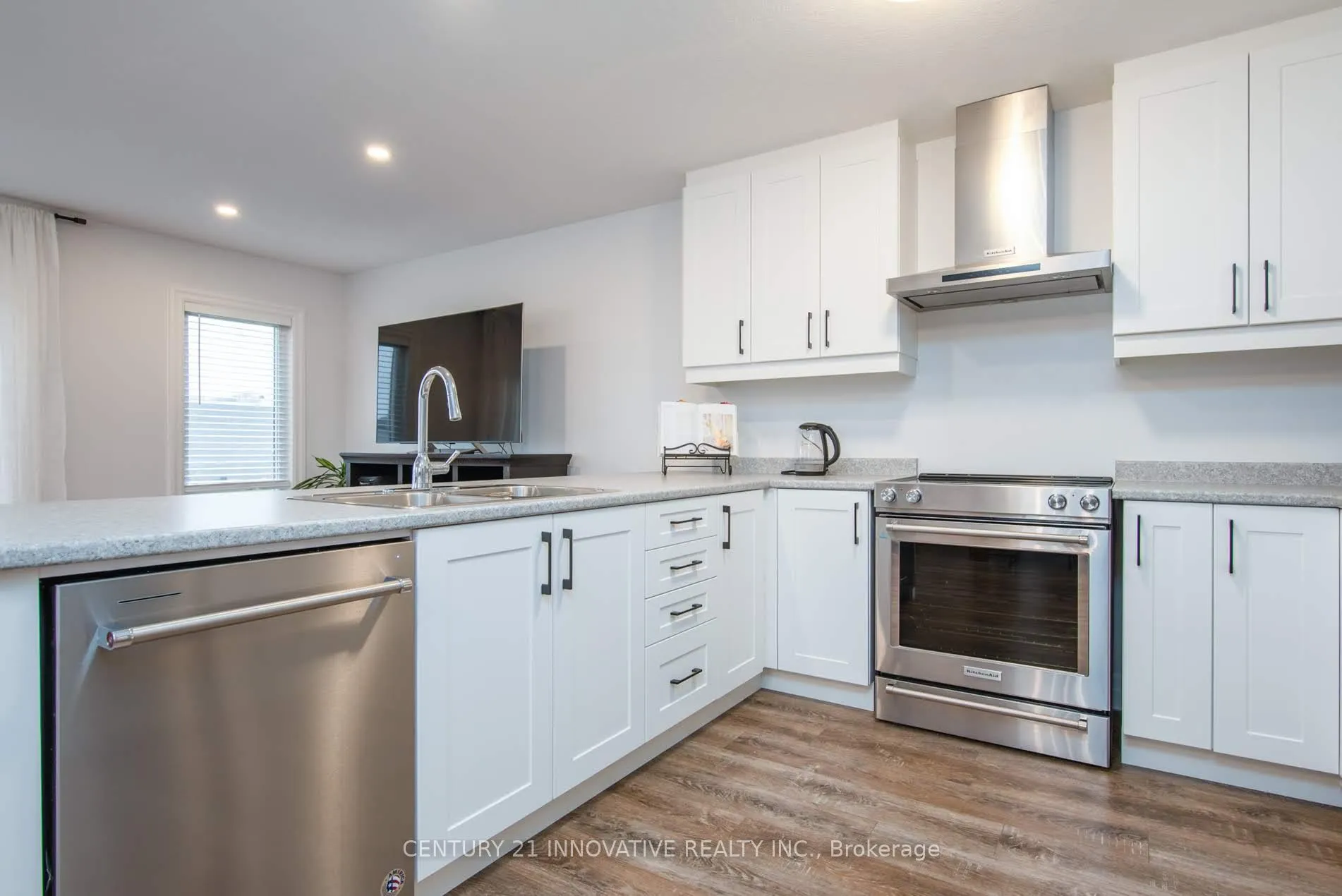 Photo 8 of 92 Pony Way S, Kitchener — HOMEH