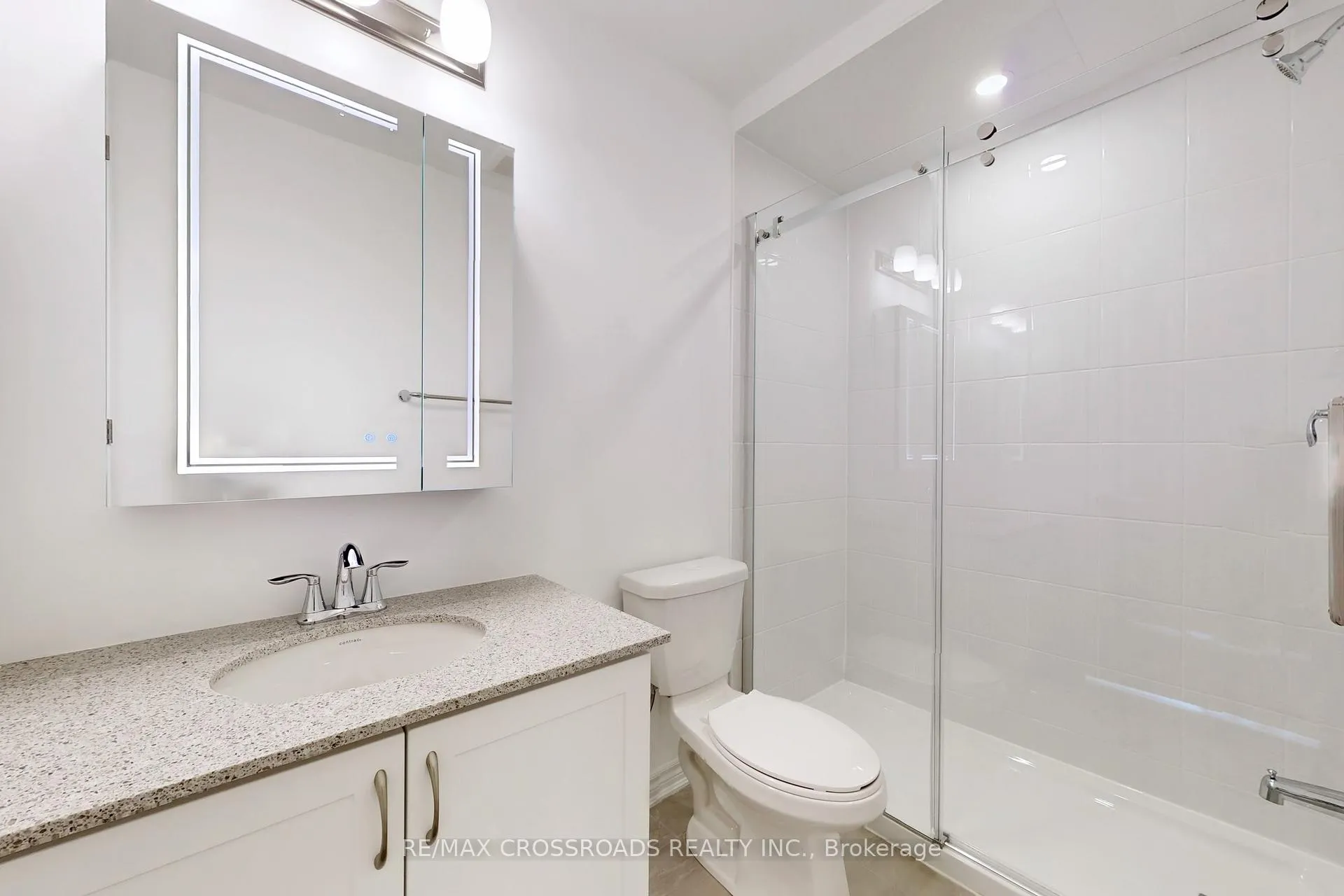 Photo 3 of 34 Avani Avenue, Markham, Rural Markham — HOMEH