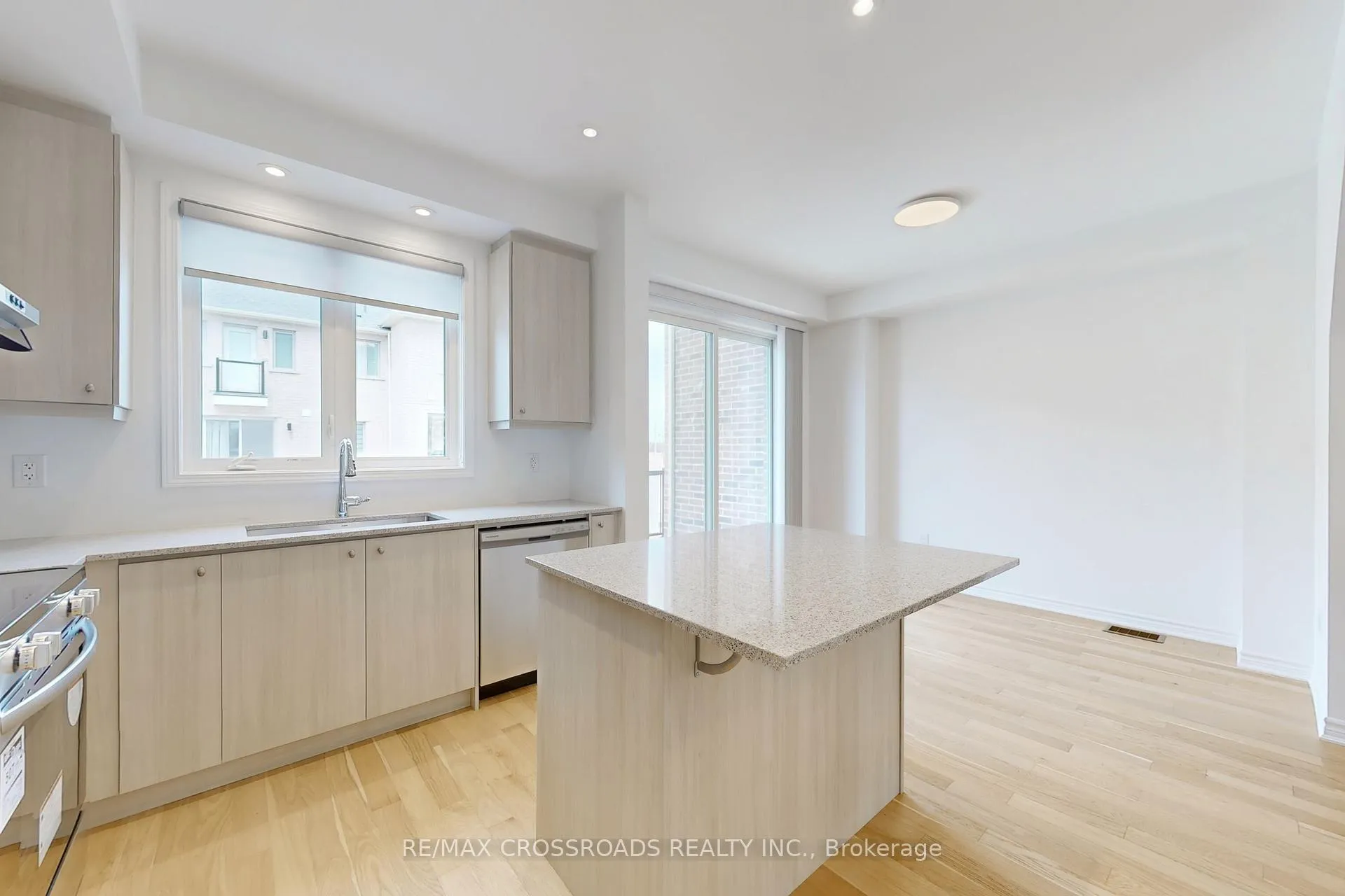 Photo 7 of 34 Avani Avenue, Markham, Rural Markham — HOMEH