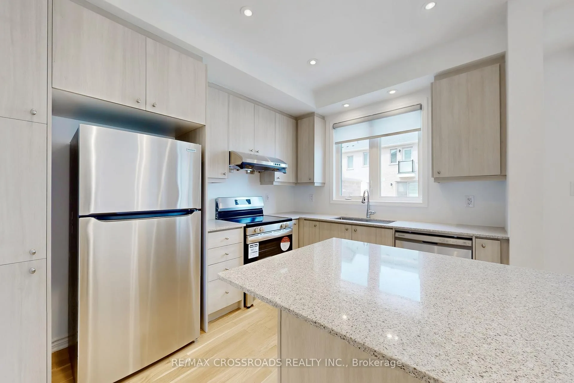 Photo 9 of 34 Avani Avenue, Markham, Rural Markham — HOMEH