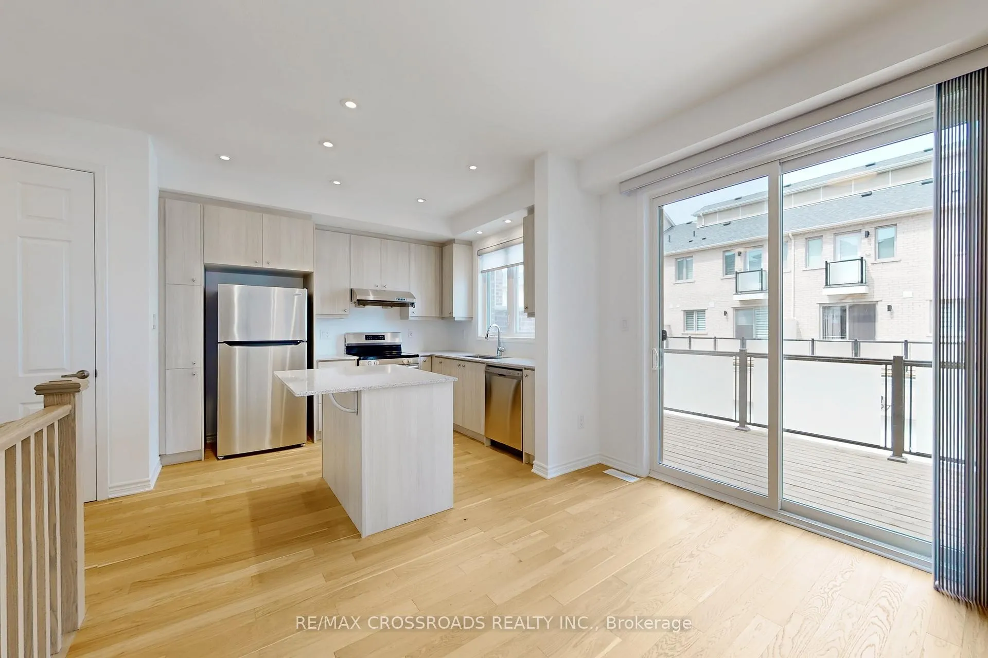 Photo 10 of 34 Avani Avenue, Markham, Rural Markham — HOMEH