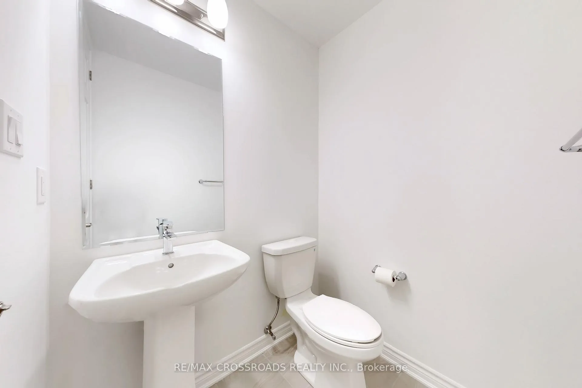 Photo 11 of 34 Avani Avenue, Markham, Rural Markham — HOMEH