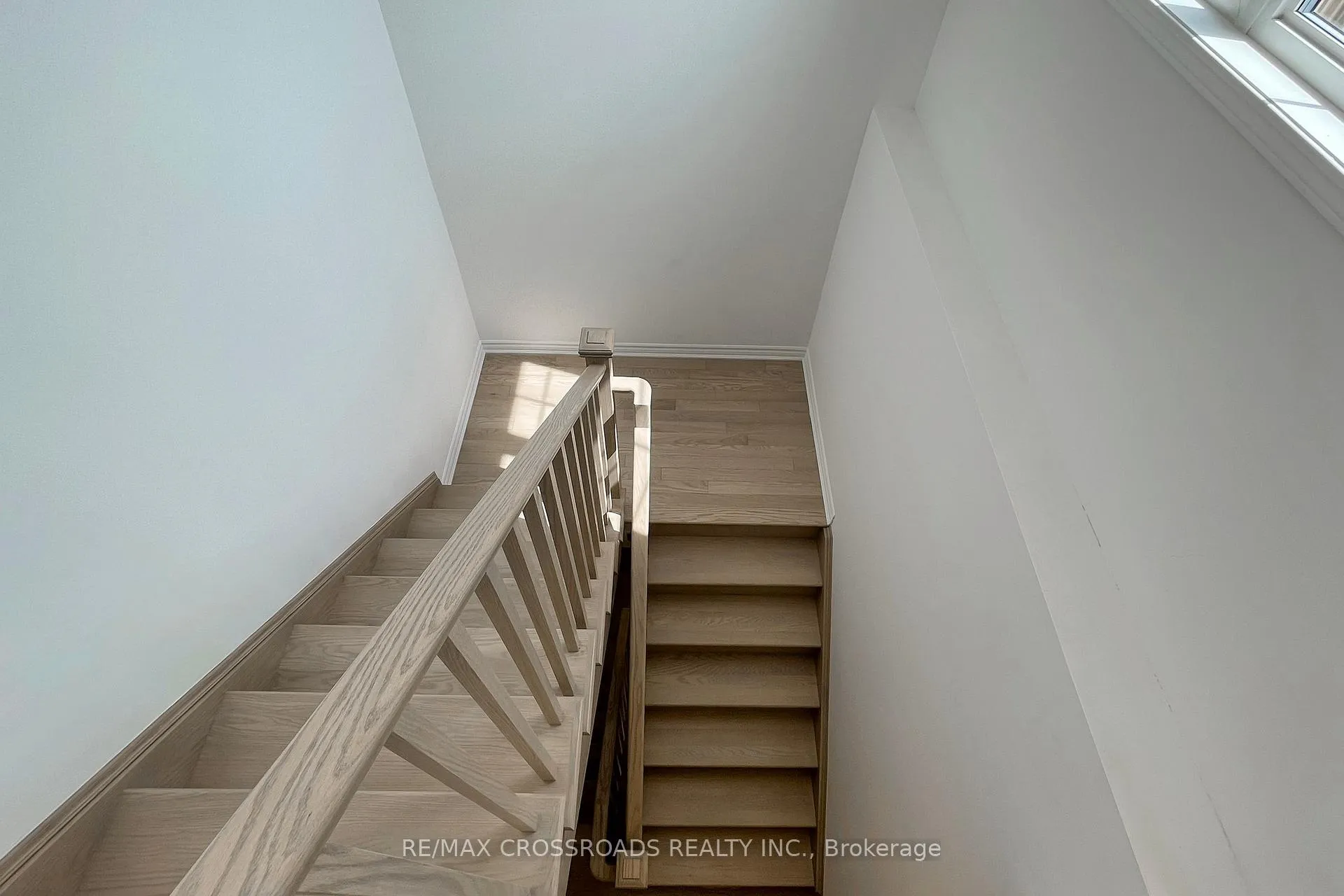 Photo 24 of 34 Avani Avenue, Markham, Rural Markham — HOMEH
