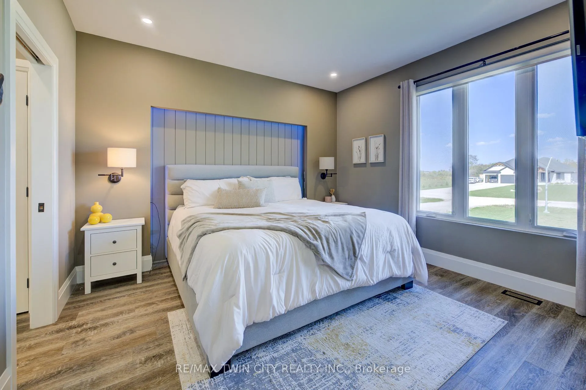 Photo 18 of 43711 Adelaide Street, Huron East, Brussels — HOMEH