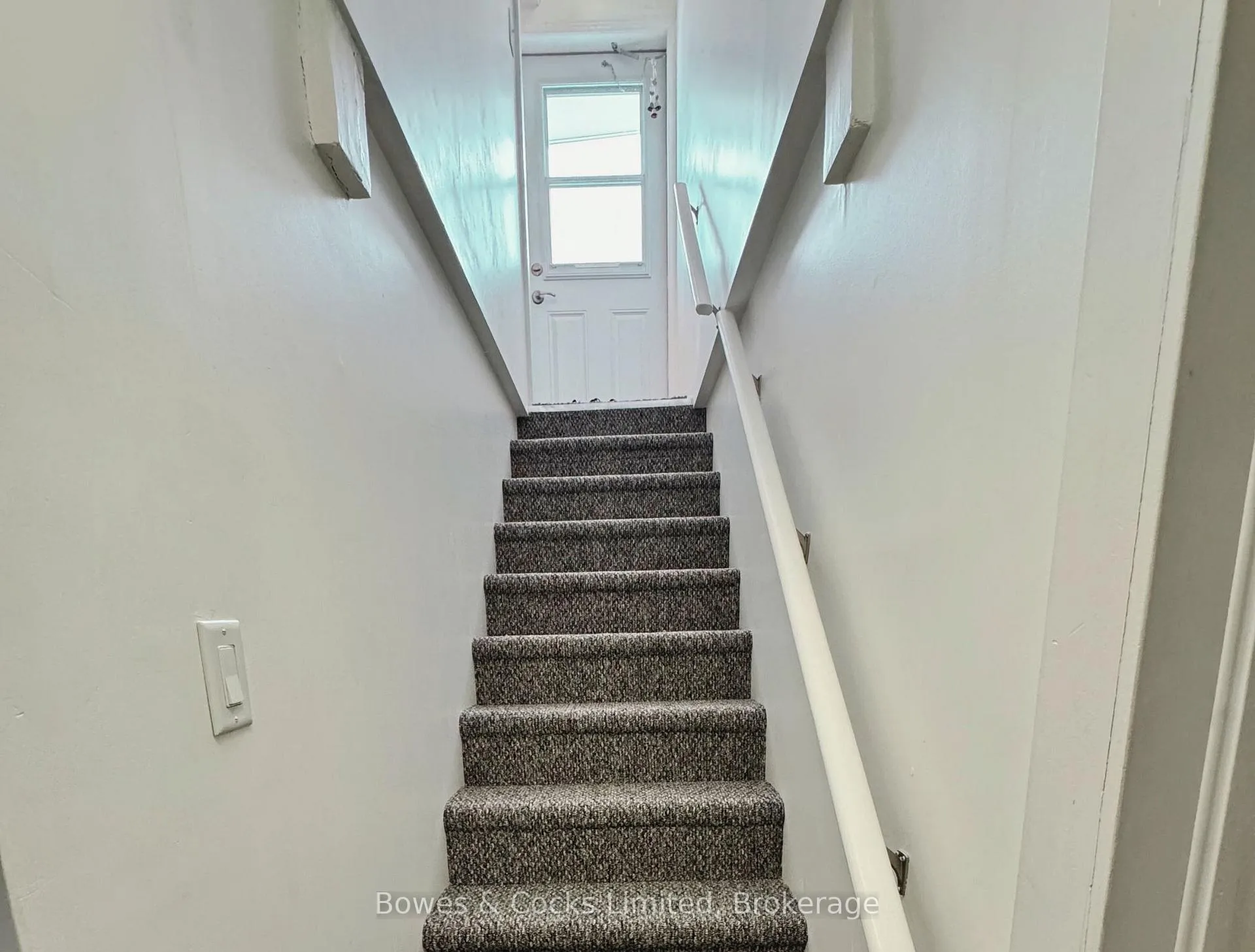 Photo 1 of 350 Braidwood Avenue, Peterborough, Otonabee Ward 1 — HOMEH