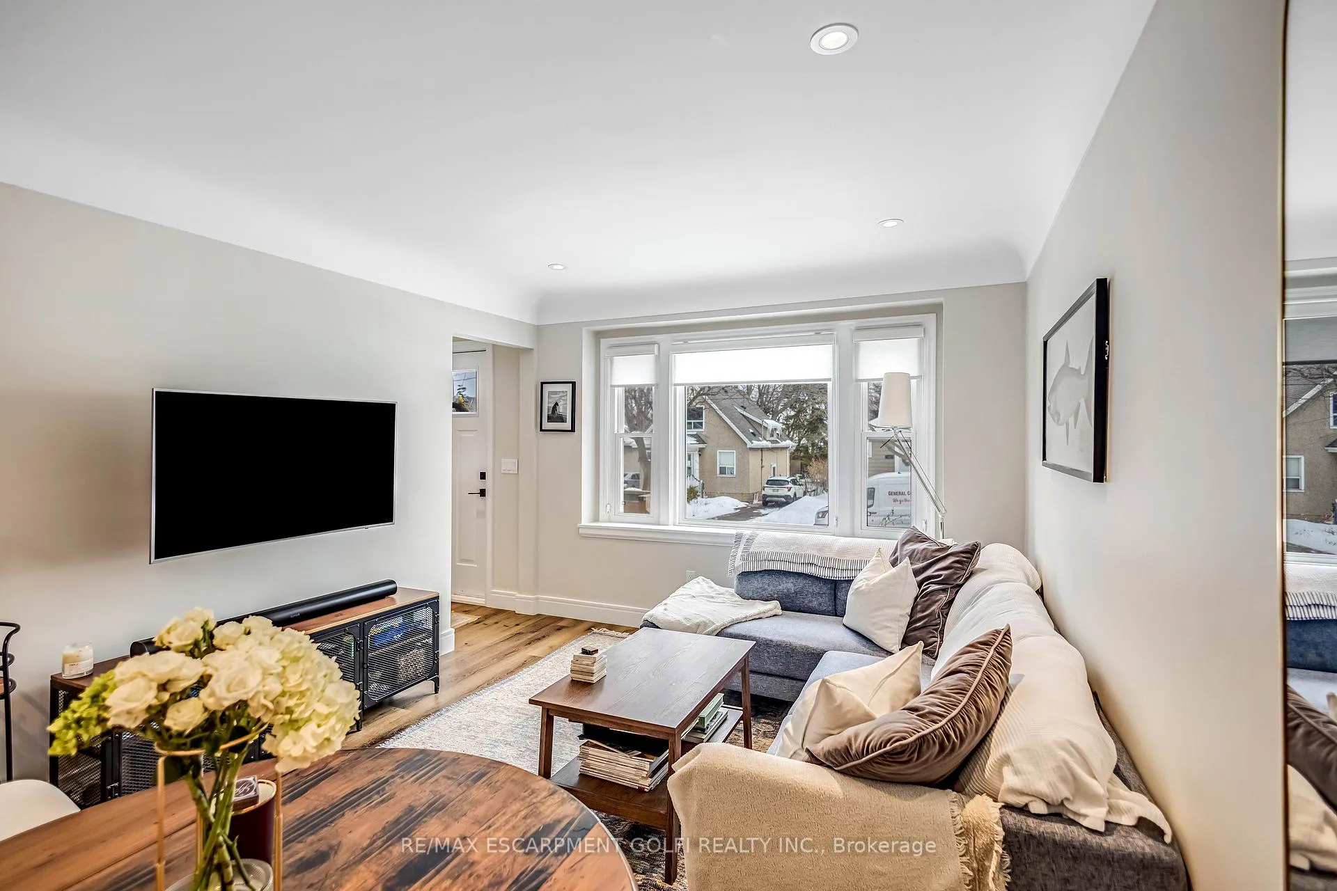 Photo 10 of 208 East 21st Street, Hamilton, Eastmount — HOMEH