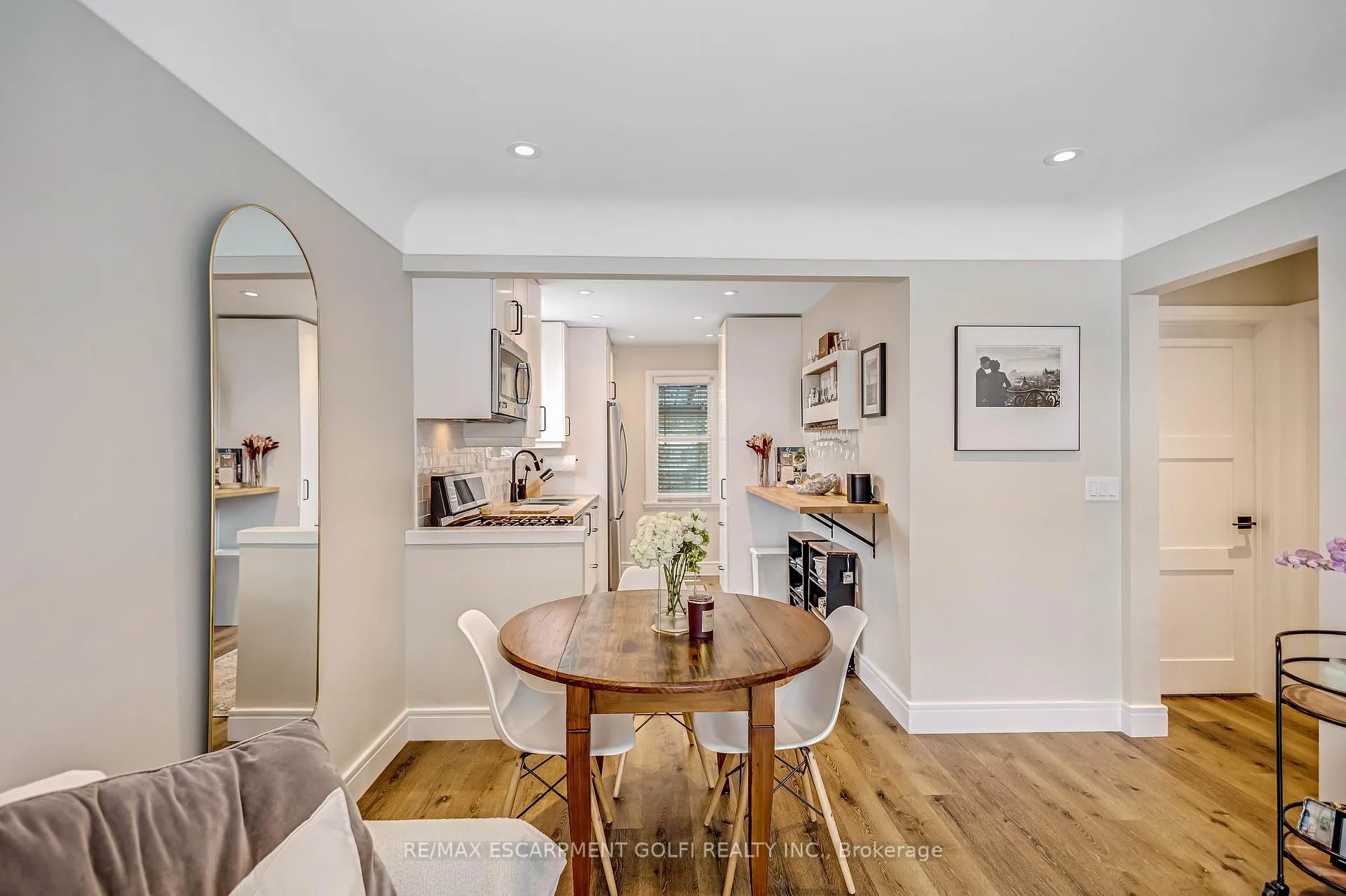 Photo 11 of 208 East 21st Street, Hamilton, Eastmount — HOMEH