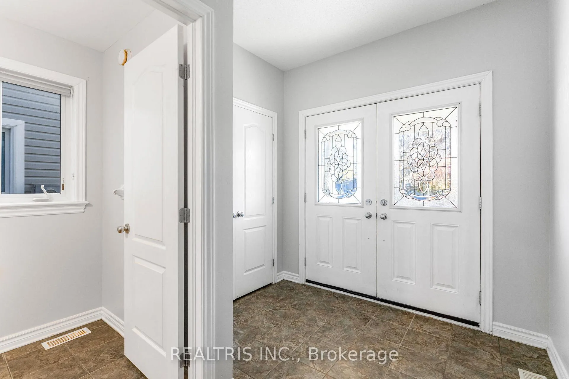 Photo 4 of 471 Creekview Way, Ottawa, Blossom Park/Kemp Park/Findlay Creek — HOMEH