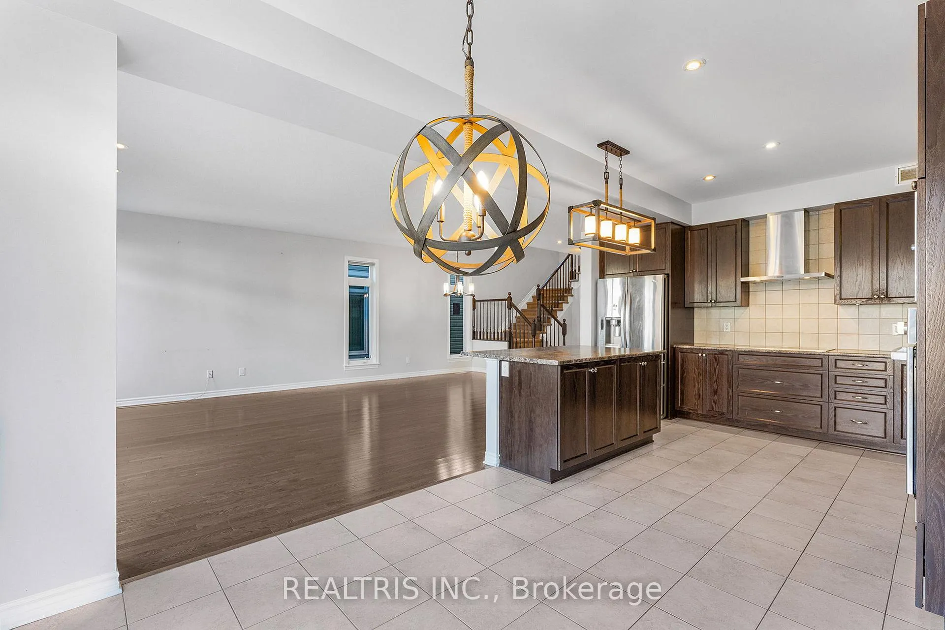 Photo 11 of 471 Creekview Way, Ottawa, Blossom Park/Kemp Park/Findlay Creek — HOMEH