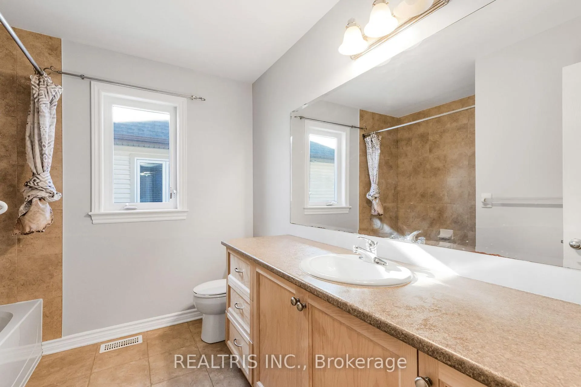 Photo 24 of 471 Creekview Way, Ottawa, Blossom Park/Kemp Park/Findlay Creek — HOMEH