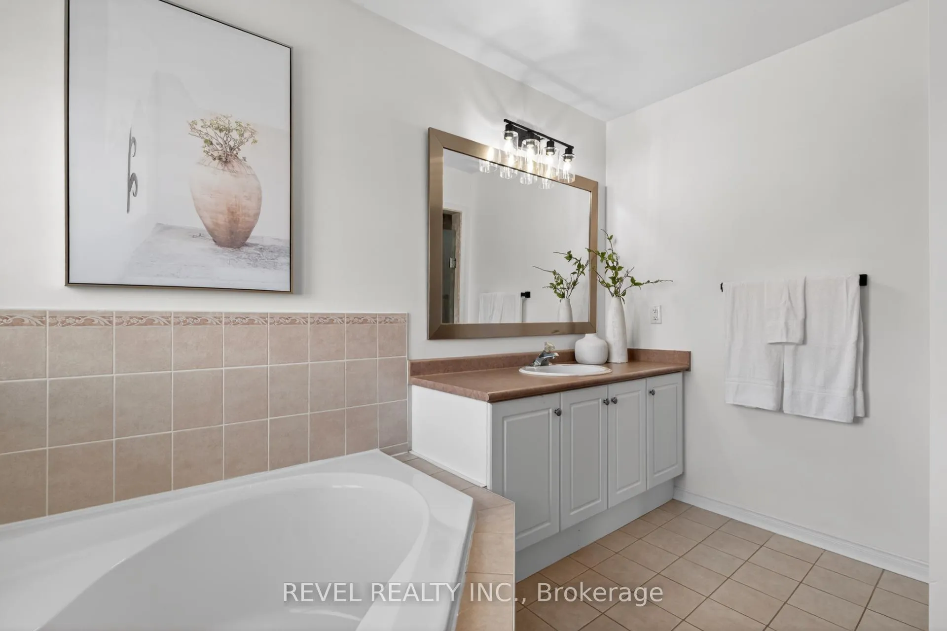 Photo 21 of 2286 Seton Crescent, Burlington, Orchard — HOMEH