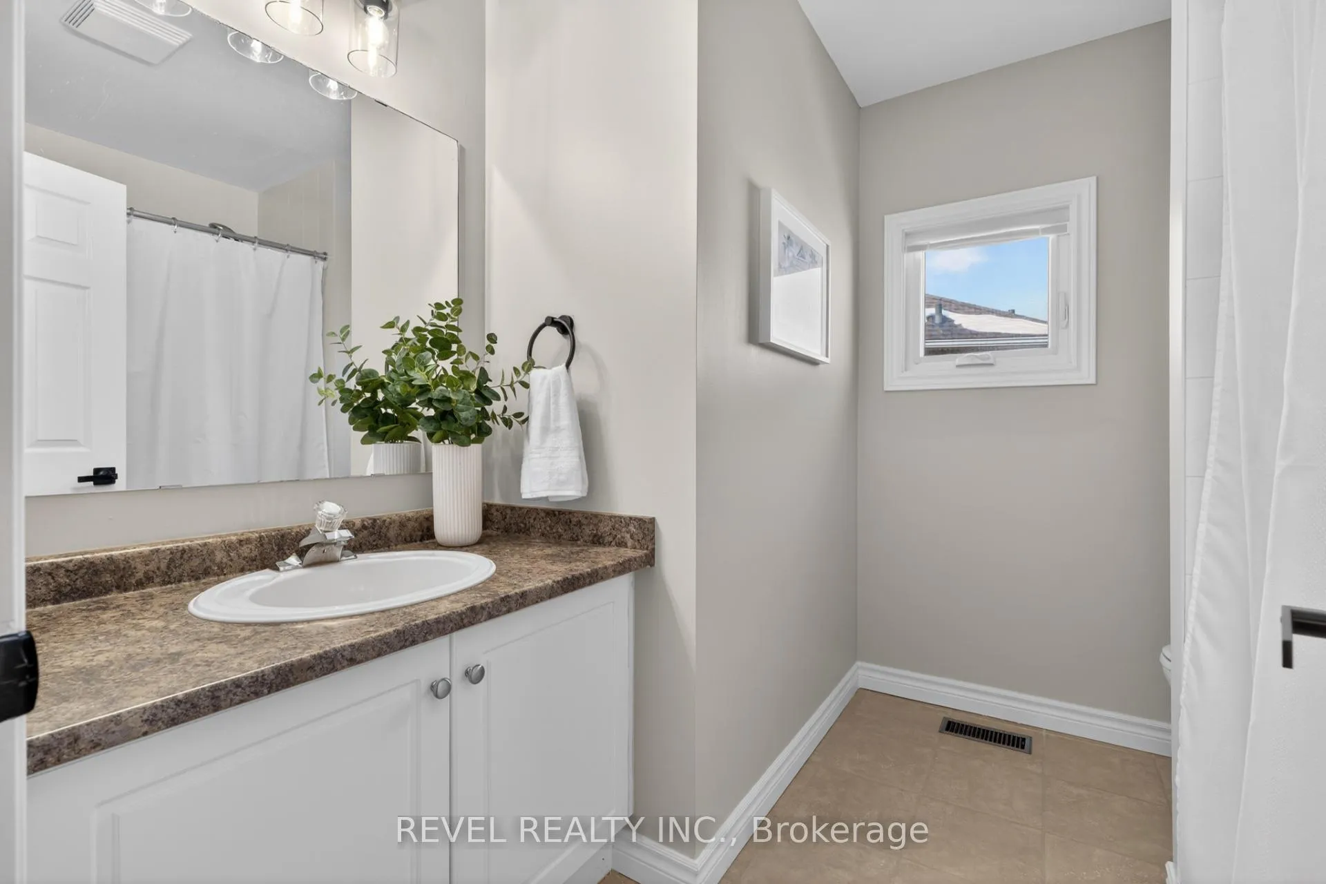 Photo 29 of 2286 Seton Crescent, Burlington, Orchard — HOMEH