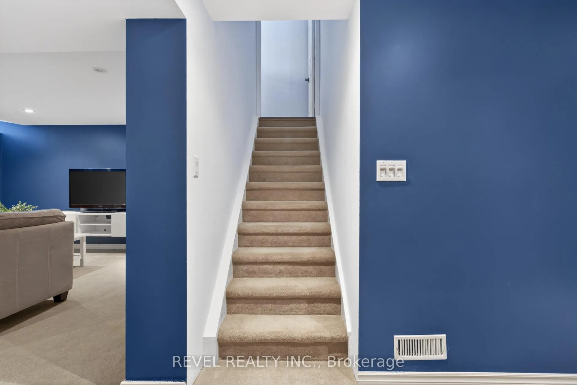 Photo 31 of 2286 Seton Crescent, Burlington, Orchard — HOMEH