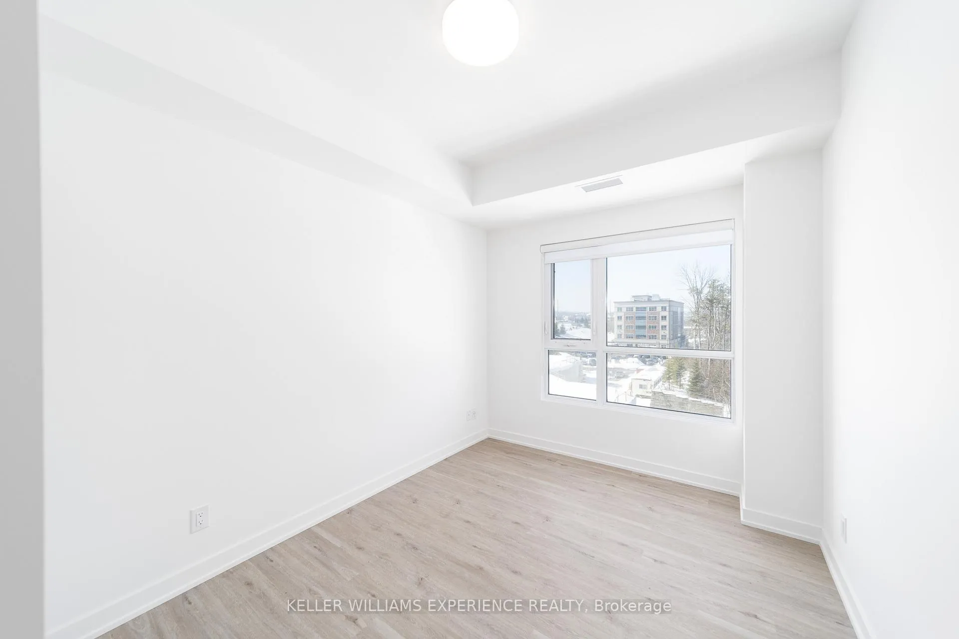 Photo 13 of Unit 305, 56 Lakeside Terrace, Barrie, Little Lake — HOMEH