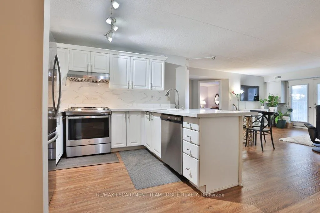 Photo 5 of Unit 211, 2010 Cleaver Avenue, Burlington, Headon — HOMEH