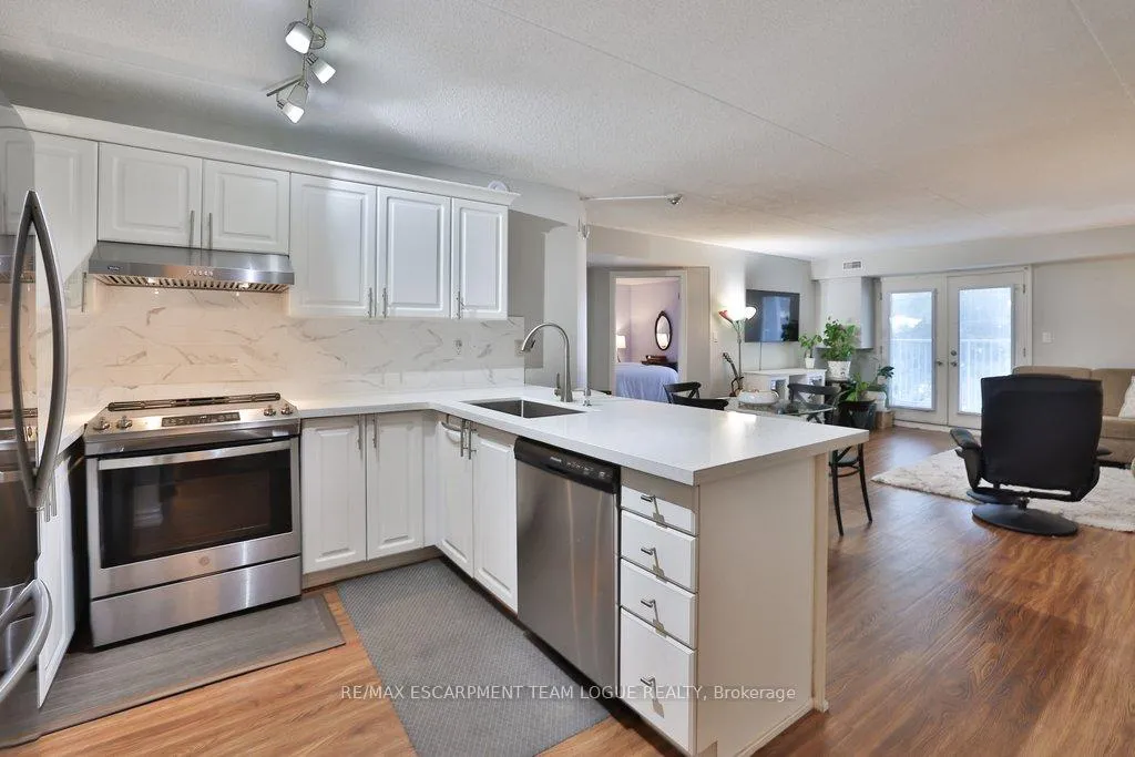 Photo 8 of Unit 211, 2010 Cleaver Avenue, Burlington, Headon — HOMEH